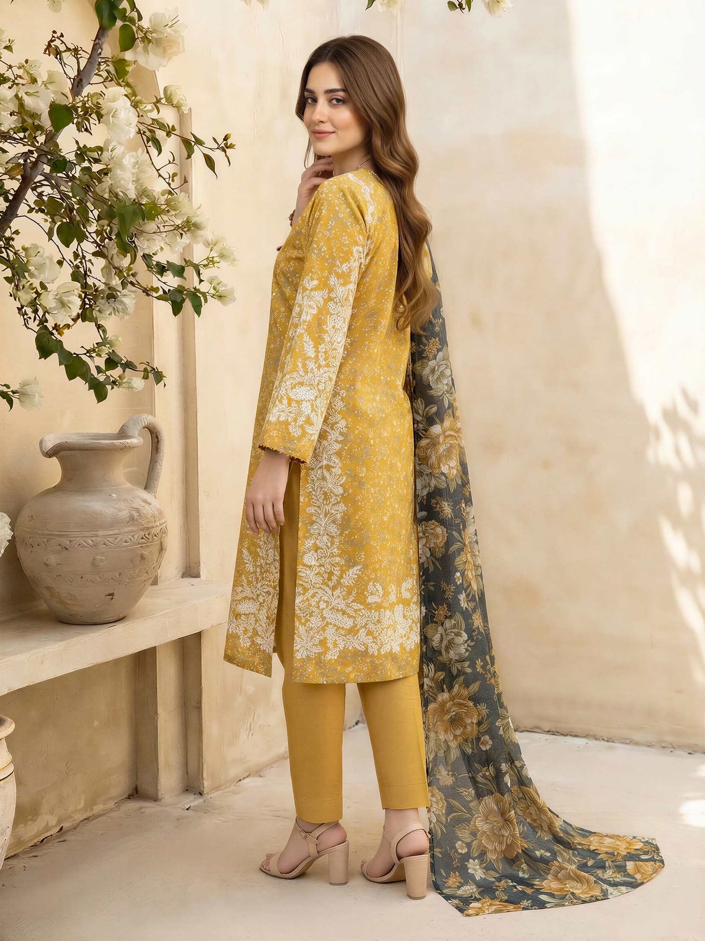 3 Piece Lawn Suit- Printed (Unstitched)