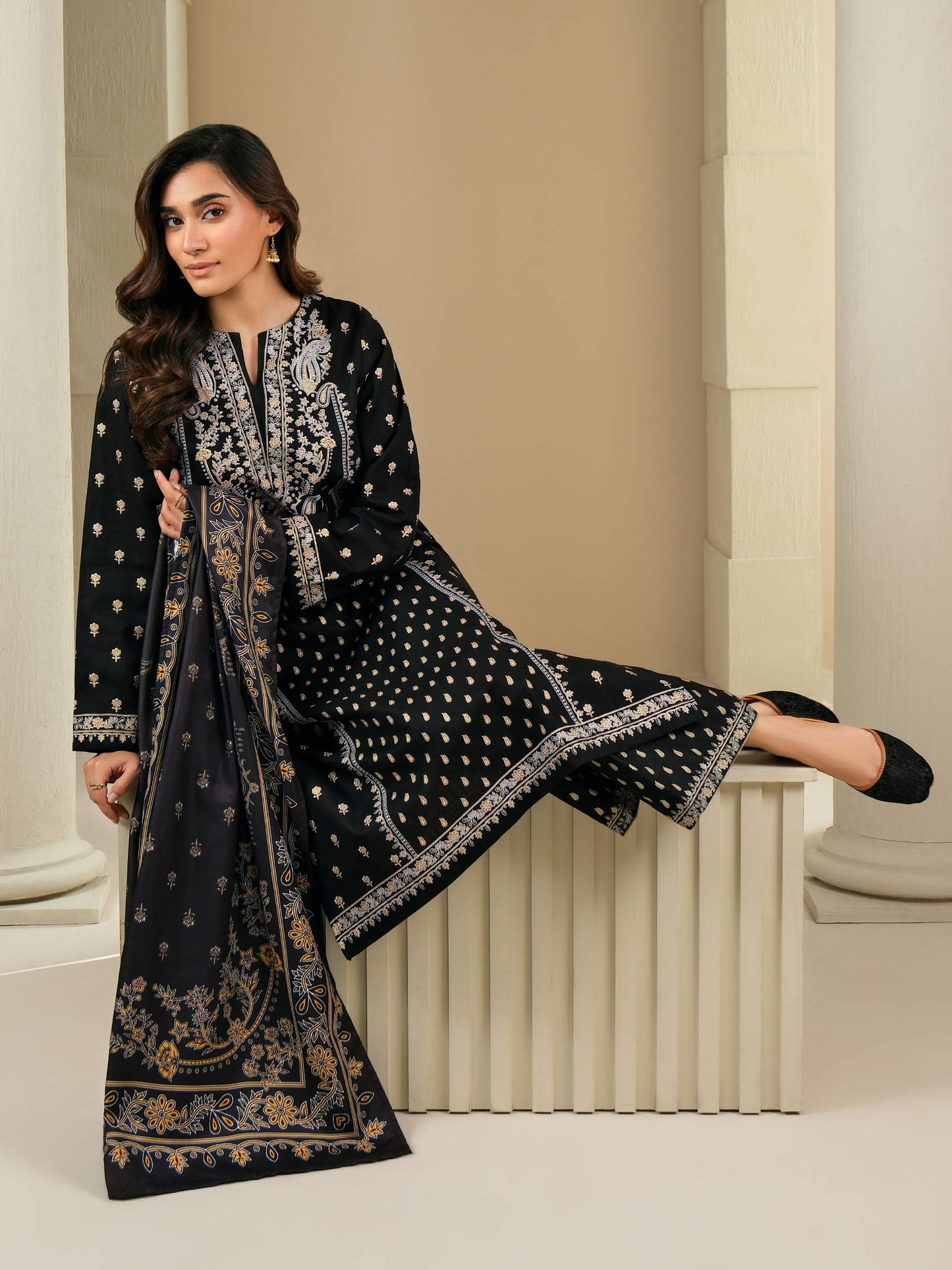 3 Piece Khaddar Suit-Paste Print (Unstitched)