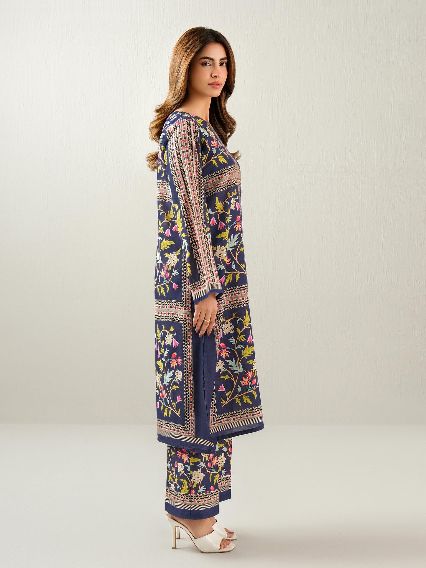 2 Piece Khaddar (Unstitched)