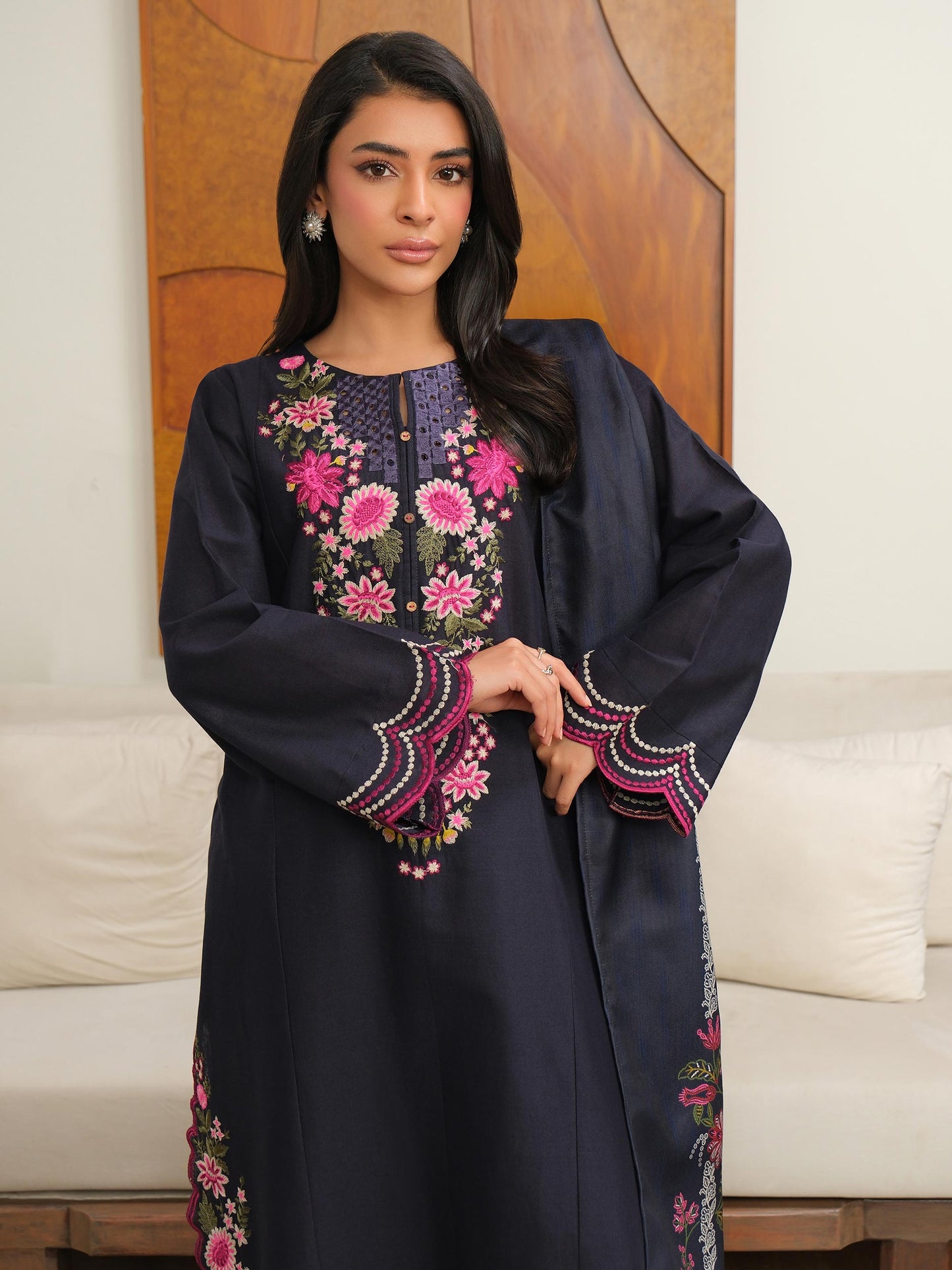 3 Piece Khaddar Suit-Embroidered (Unstitched)