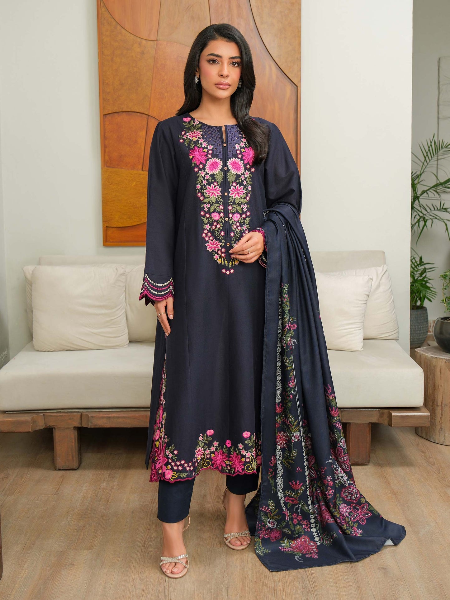 3 Piece Khaddar Suit-Embroidered (Unstitched)