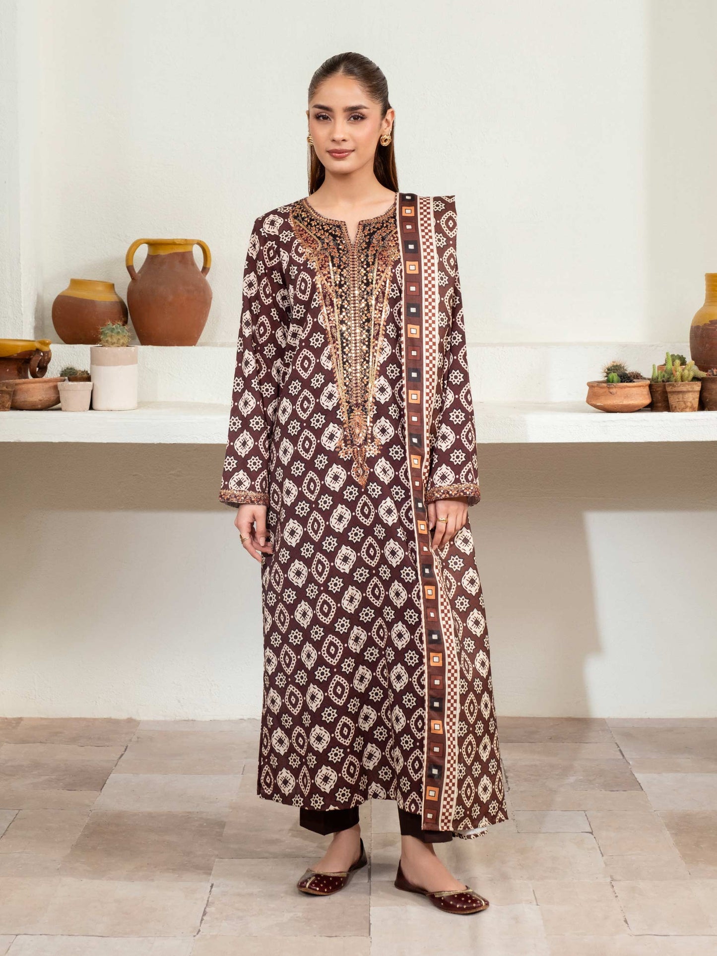 3 Piece Khaddar Suit-Embroidered (Unstitched)