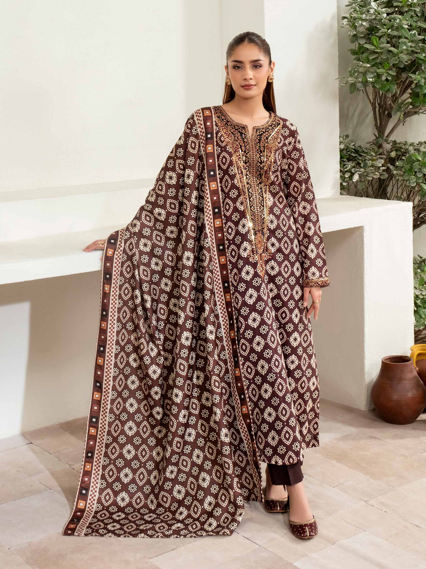 3 Piece Khaddar Suit-Embroidered (Unstitched)