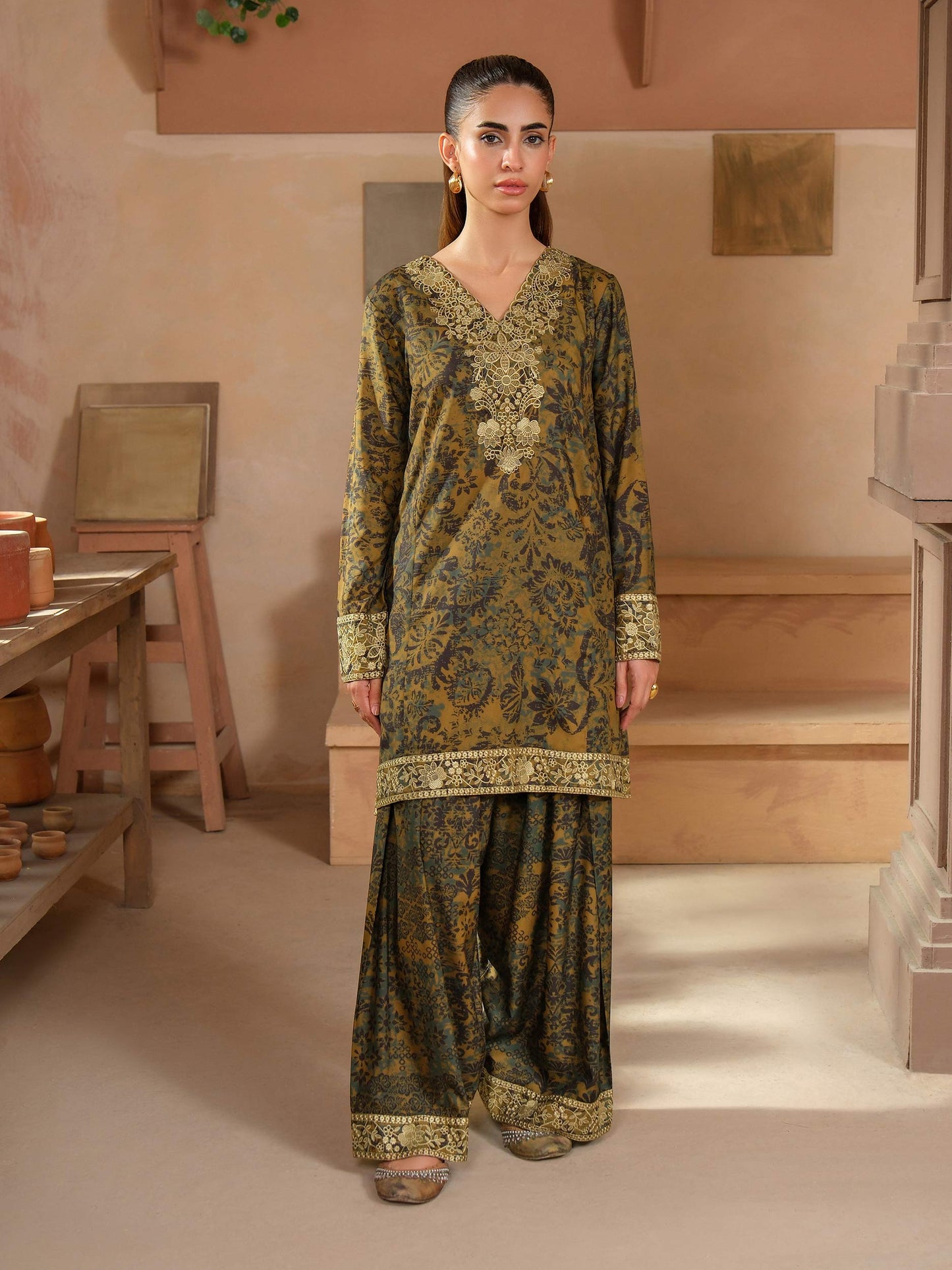 2 Piece Khaddar Suit-Embroidered (Unstitched)