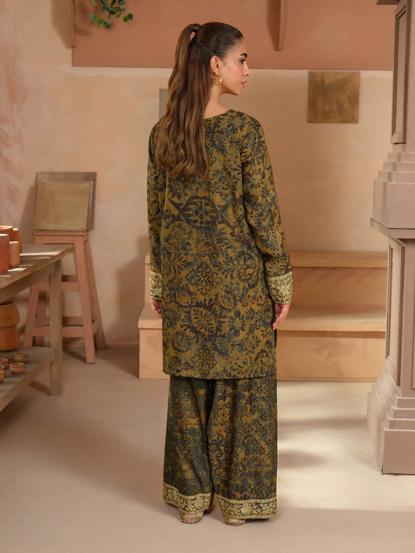 2 Piece Khaddar Suit-Embroidered (Unstitched)