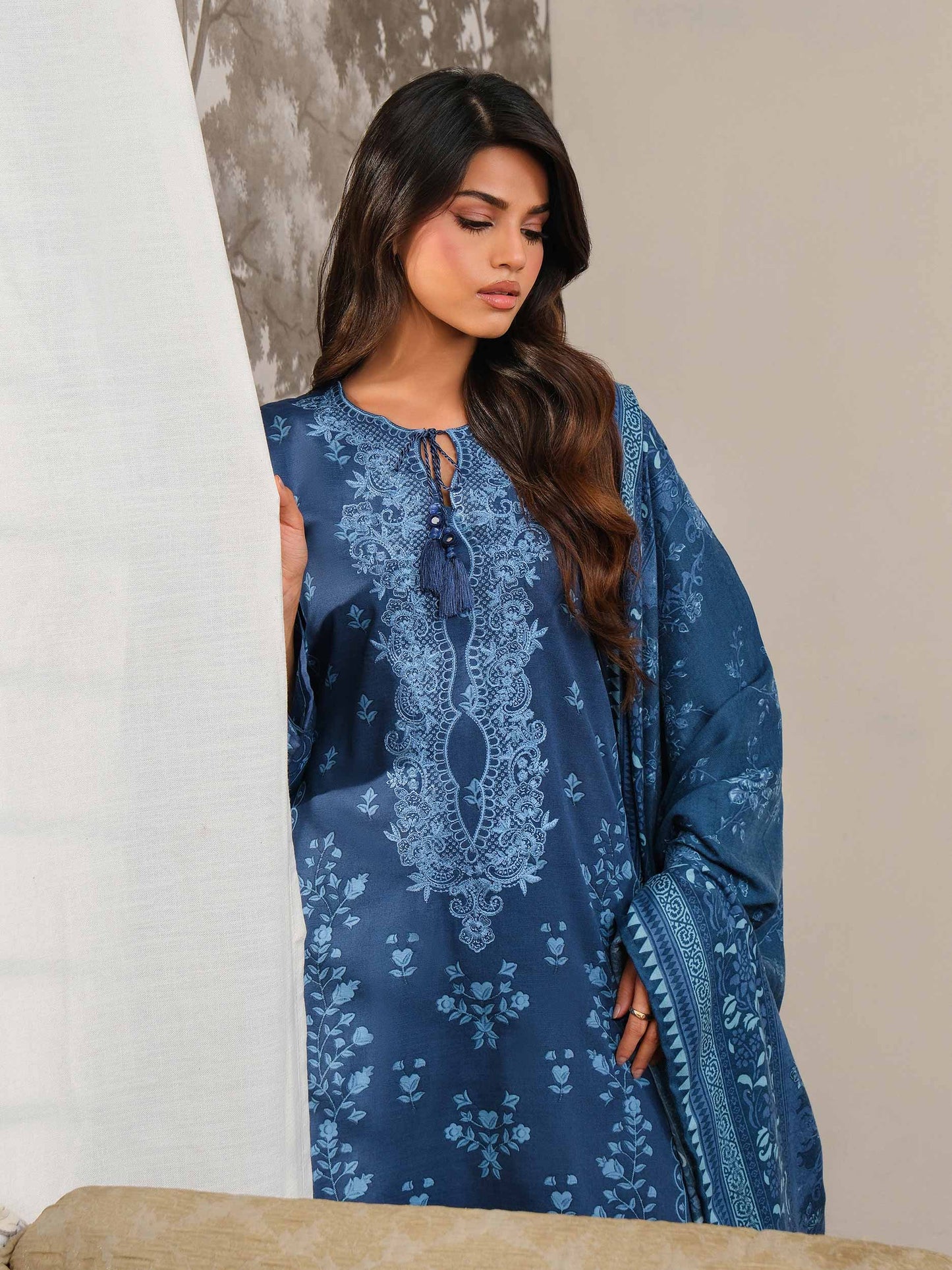 3 Piece Khaddar Suit-Embroidered (Unstitched)