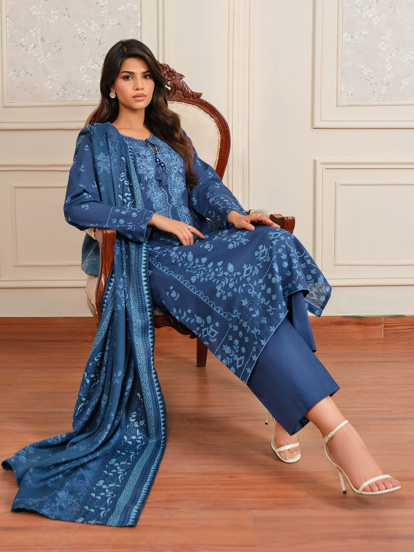 3 Piece Khaddar Suit-Embroidered (Unstitched)