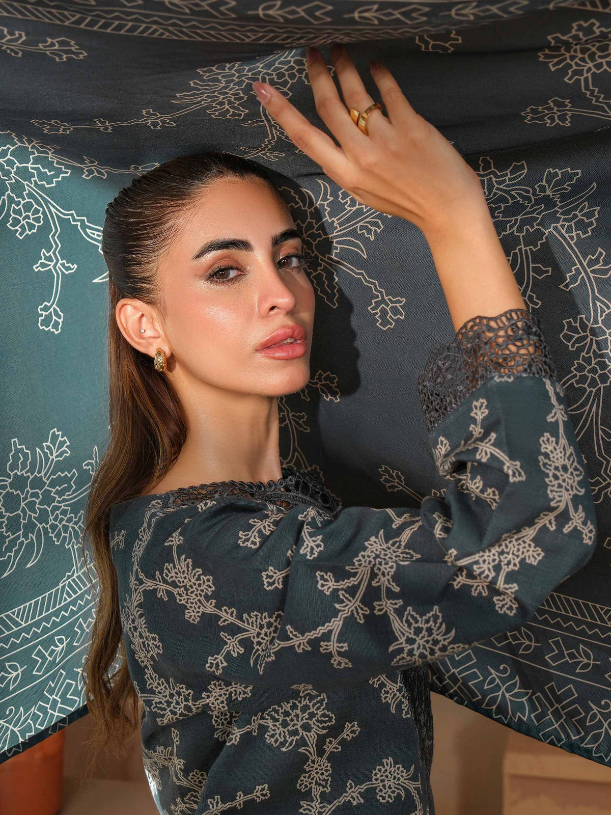 3 Piece Khaddar Suit-Embroidered (Unstitched)