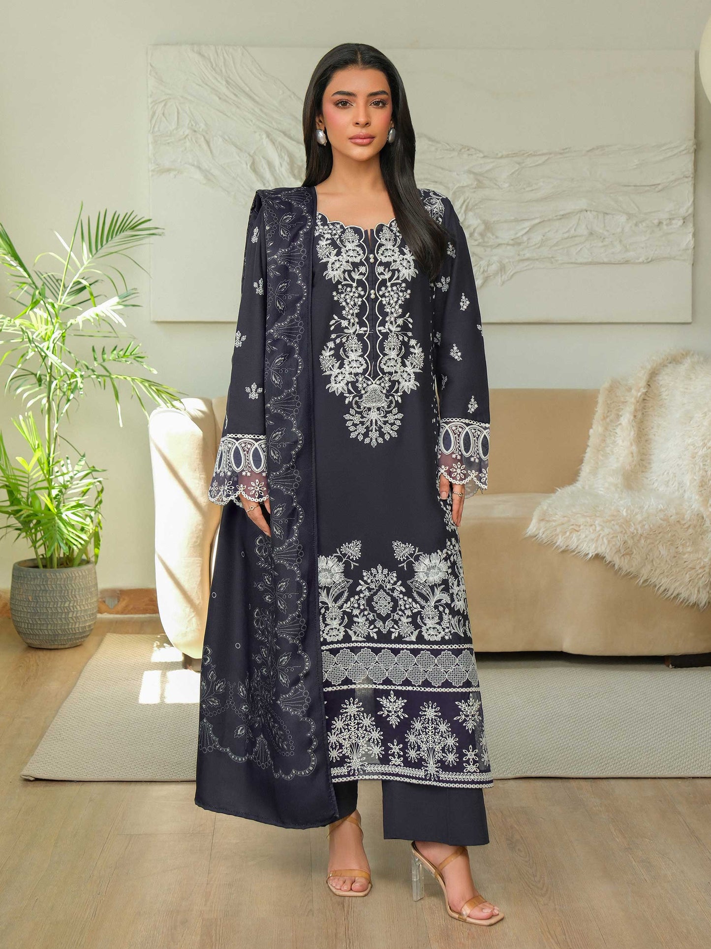 3 Piece Khaddar Suit-Embroidered (Unstitched)