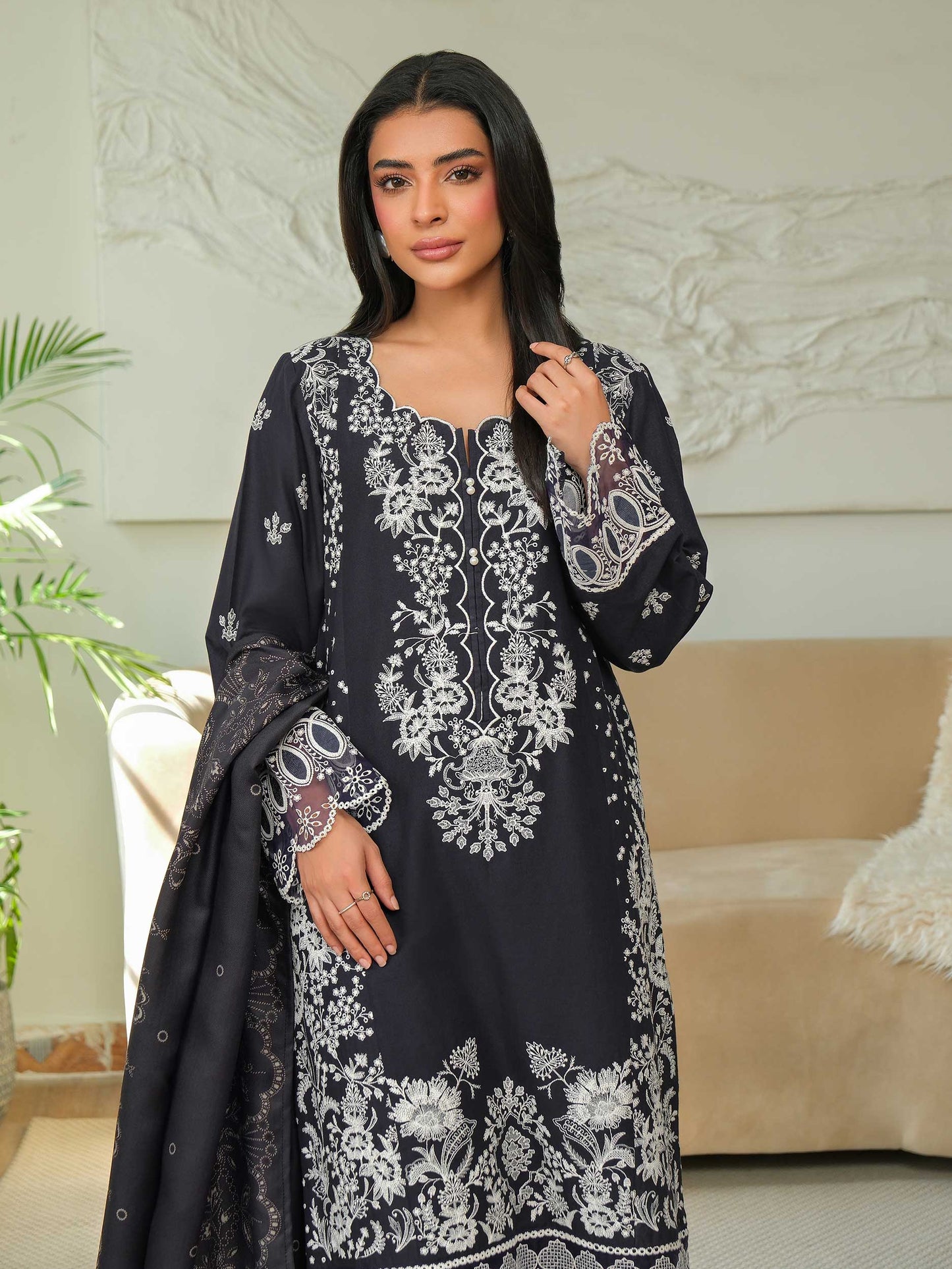 3 Piece Khaddar Suit-Embroidered (Unstitched)
