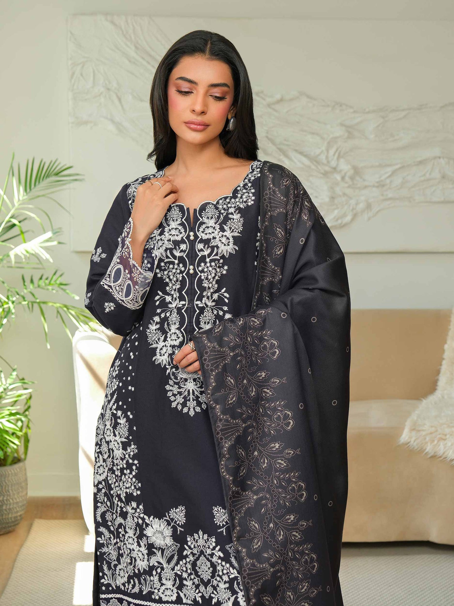 3 Piece Khaddar Suit-Embroidered (Unstitched)