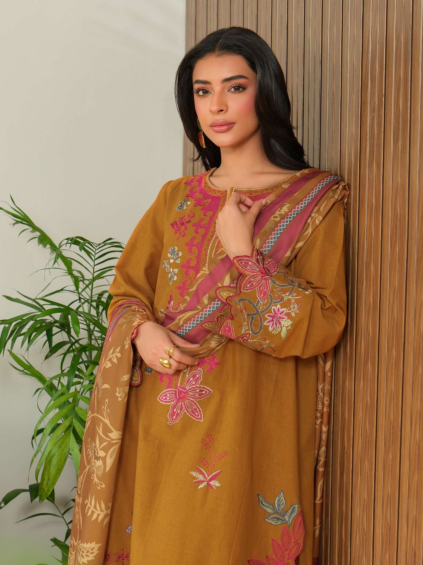 3 Piece Khaddar Suit-Embroidered (Unstitched)