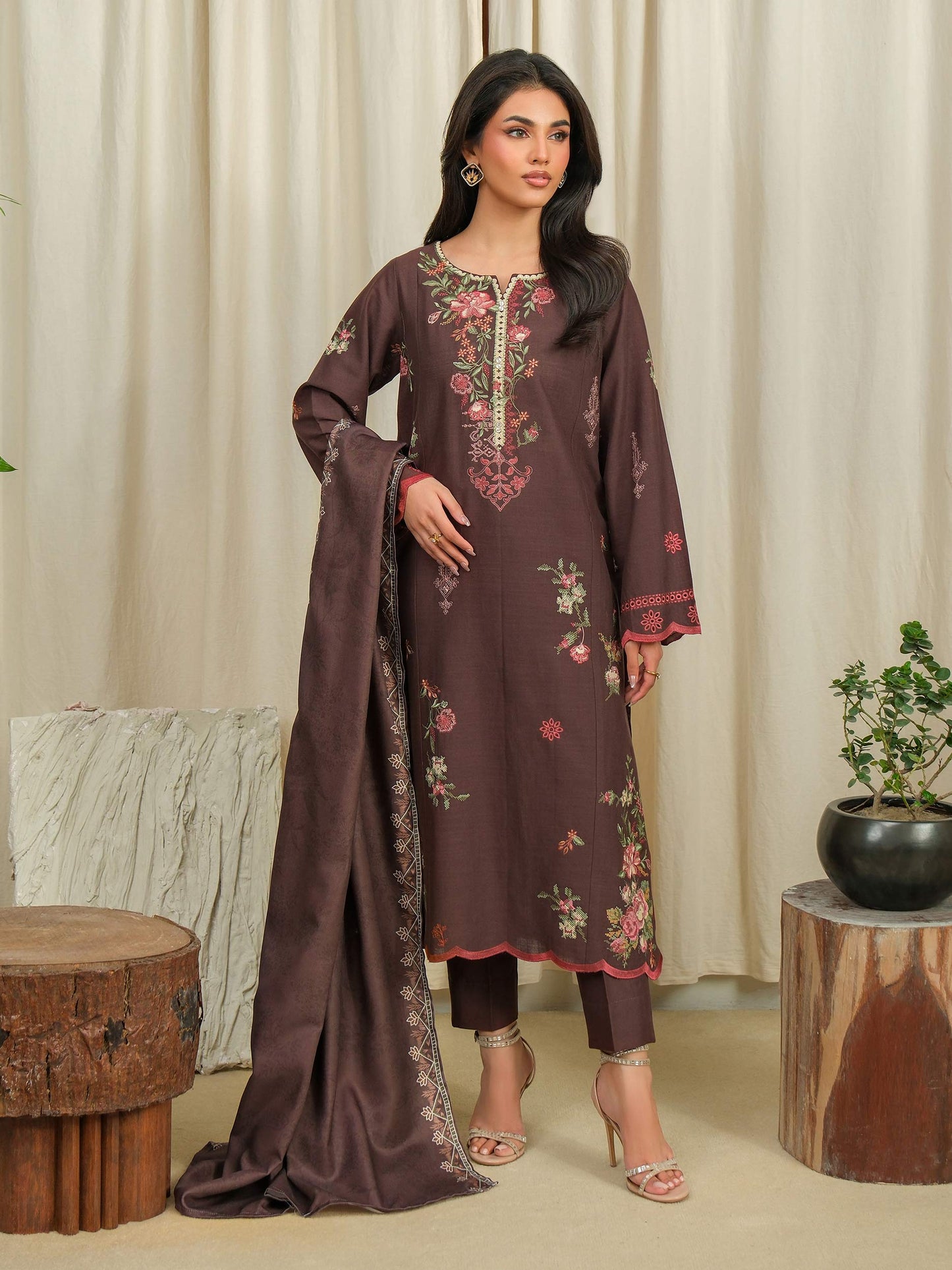 3 Piece Khaddar Suit-Embroidered (Unstitched)