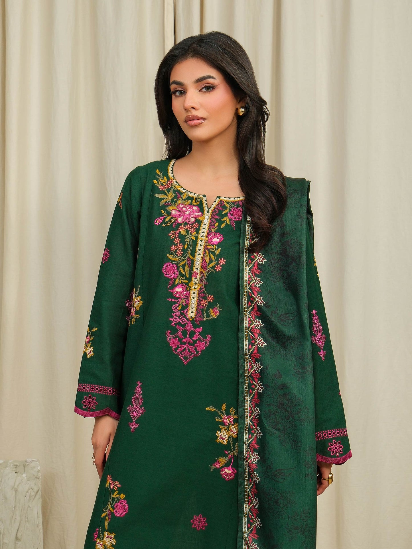 3 Piece Khaddar Suit-Embroidered (Unstitched)