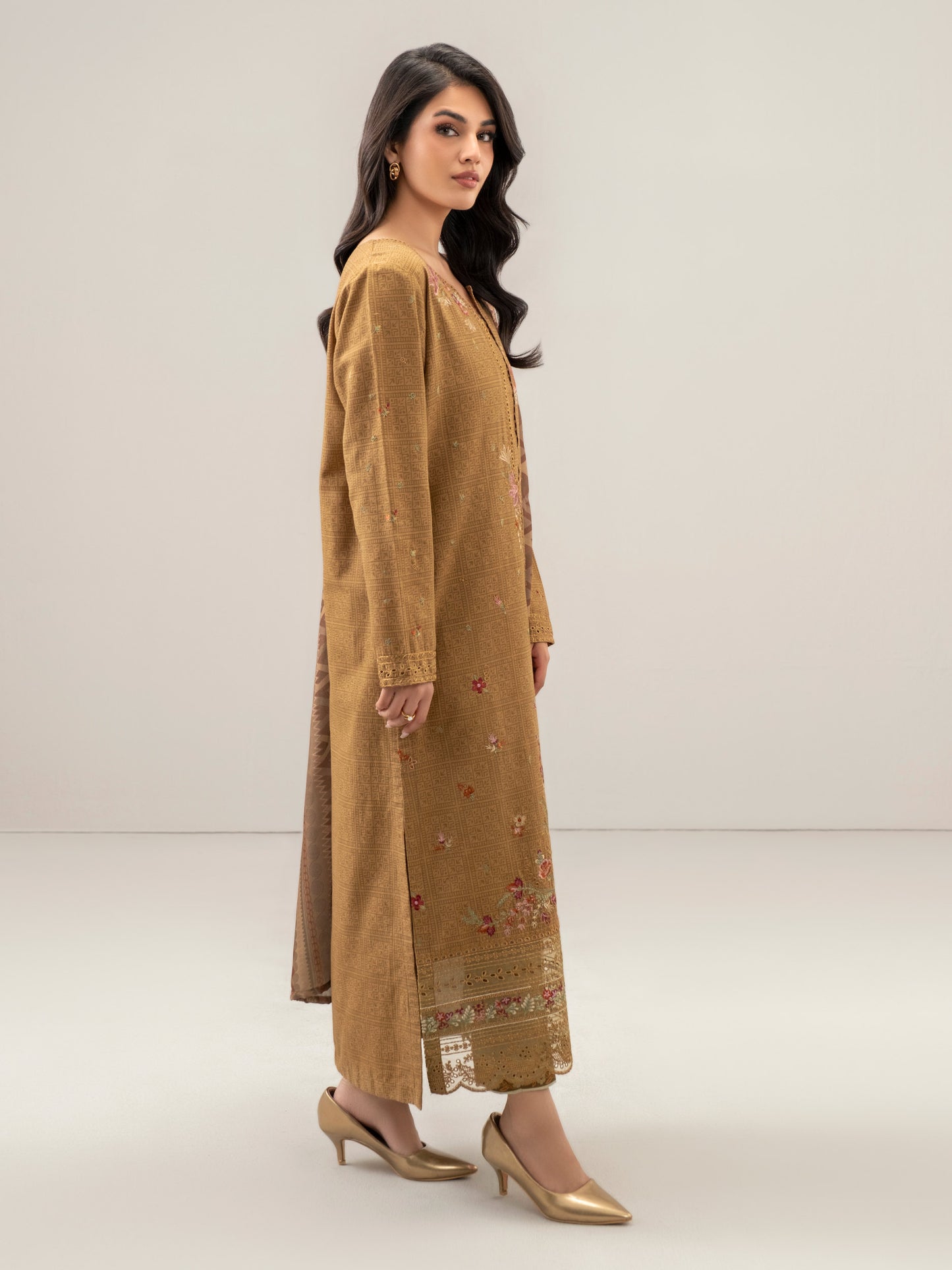 3 Piece Khaddar Suit-Embroidered (Unstitched)