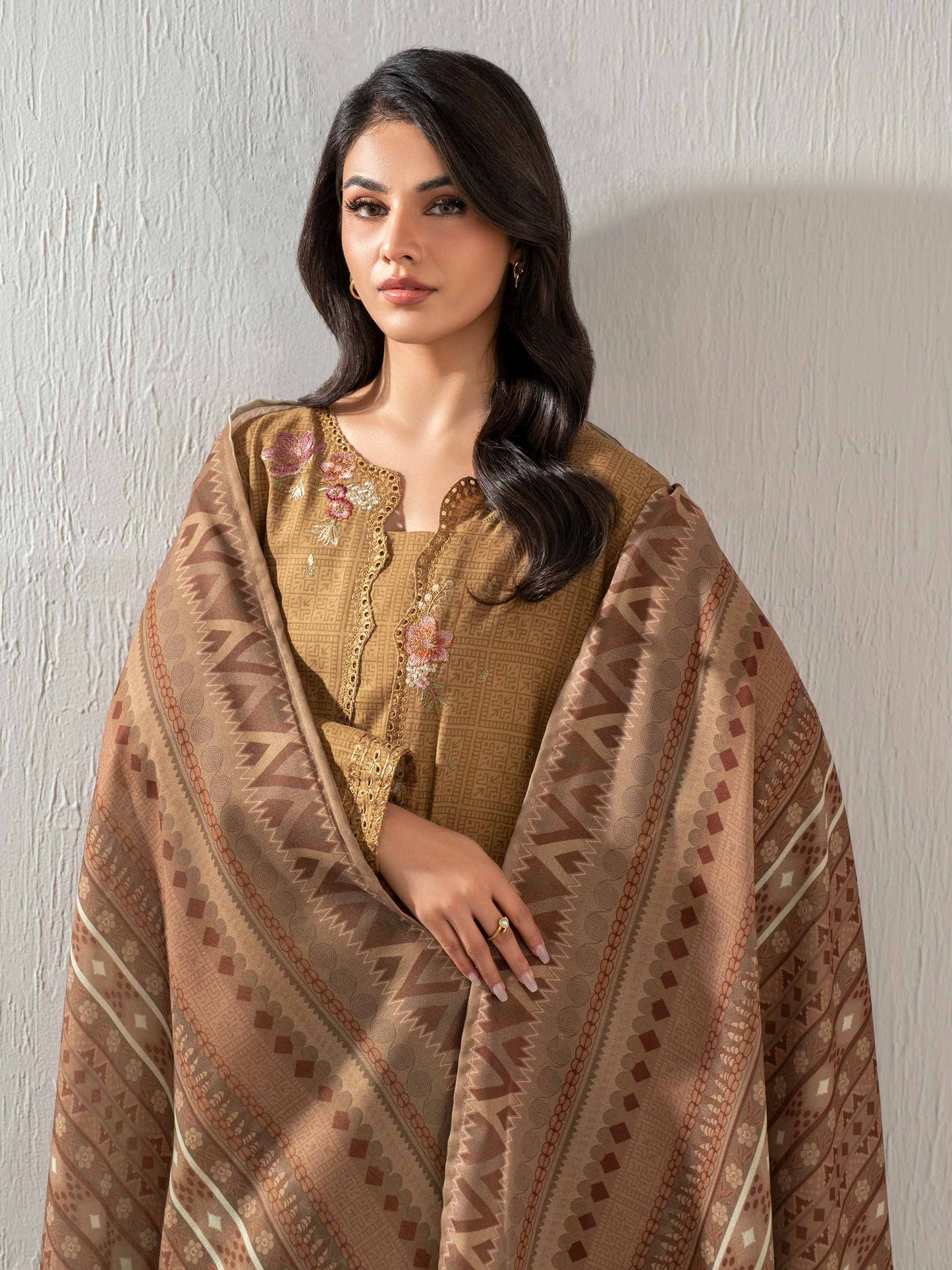 3 Piece Khaddar Suit-Embroidered (Unstitched)