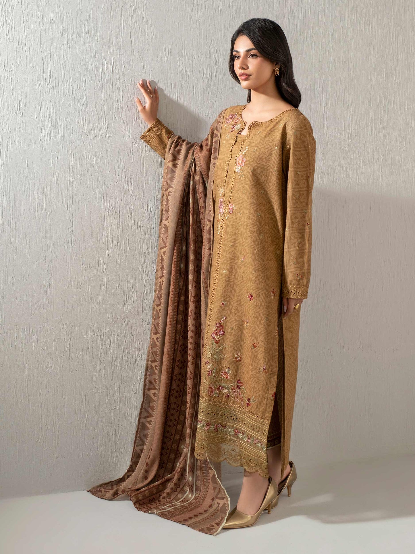 3 Piece Khaddar Suit-Embroidered (Unstitched)