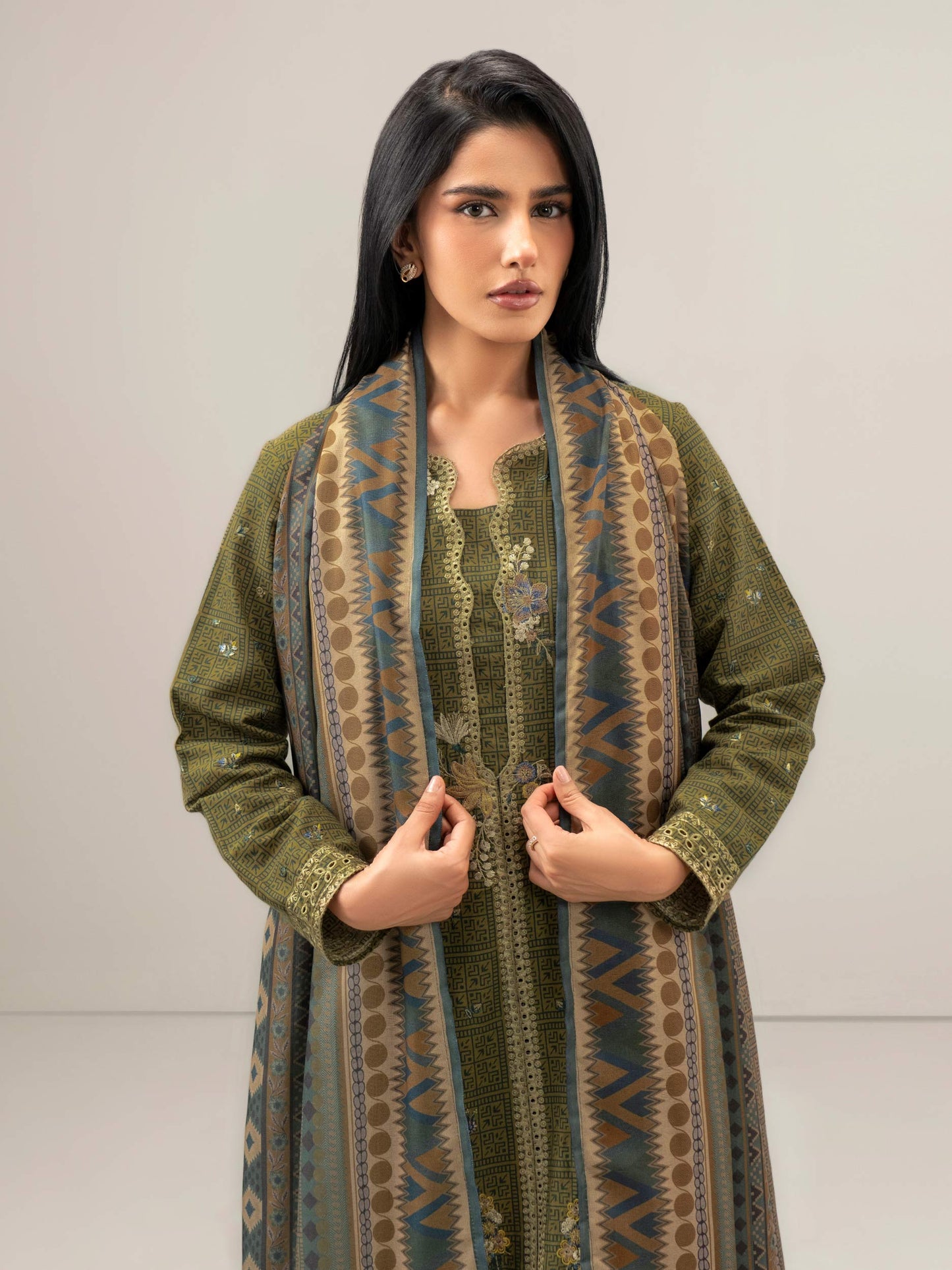 3 Piece Khaddar Suit-Embroidered (Unstitched)