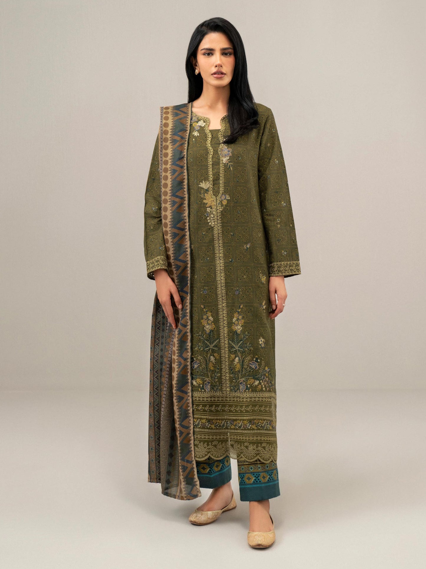 3 Piece Khaddar Suit-Embroidered (Unstitched)