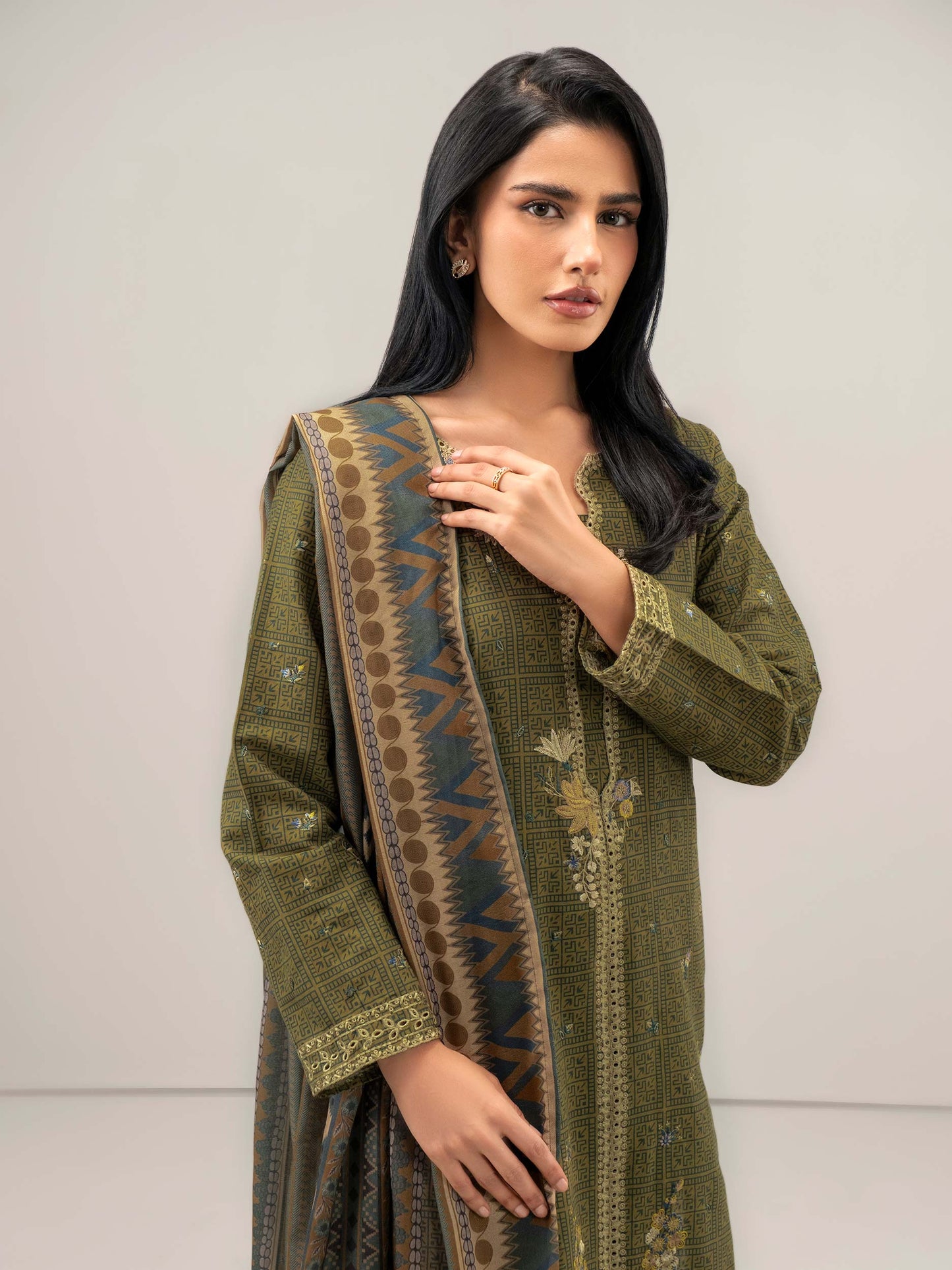 3 Piece Khaddar Suit-Embroidered (Unstitched)