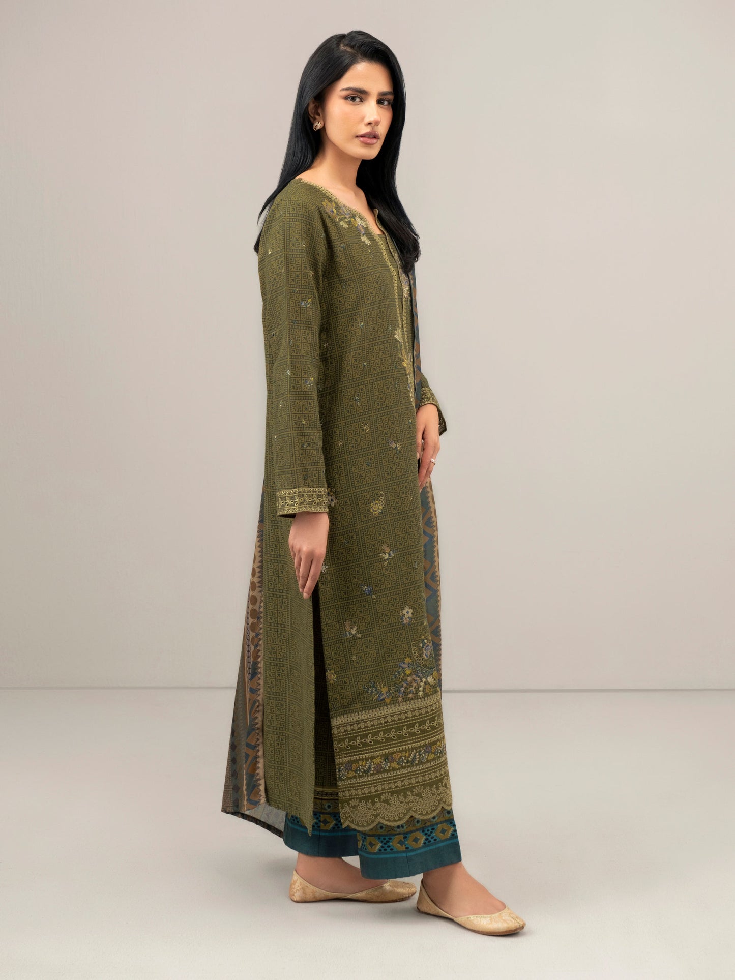 3 Piece Khaddar Suit-Embroidered (Unstitched)
