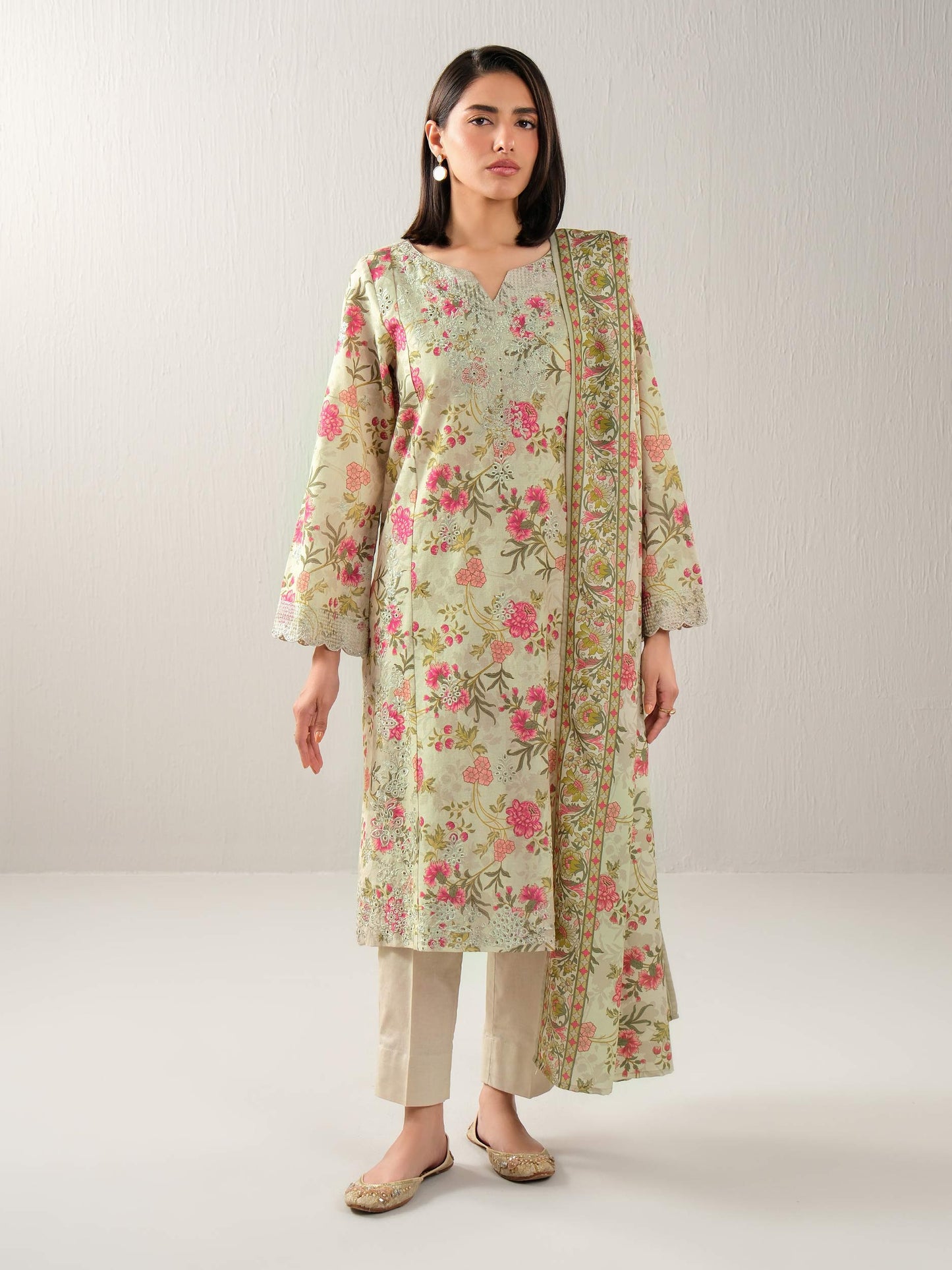 3 Piece Khaddar Suit-Embroidered (Unstitched)