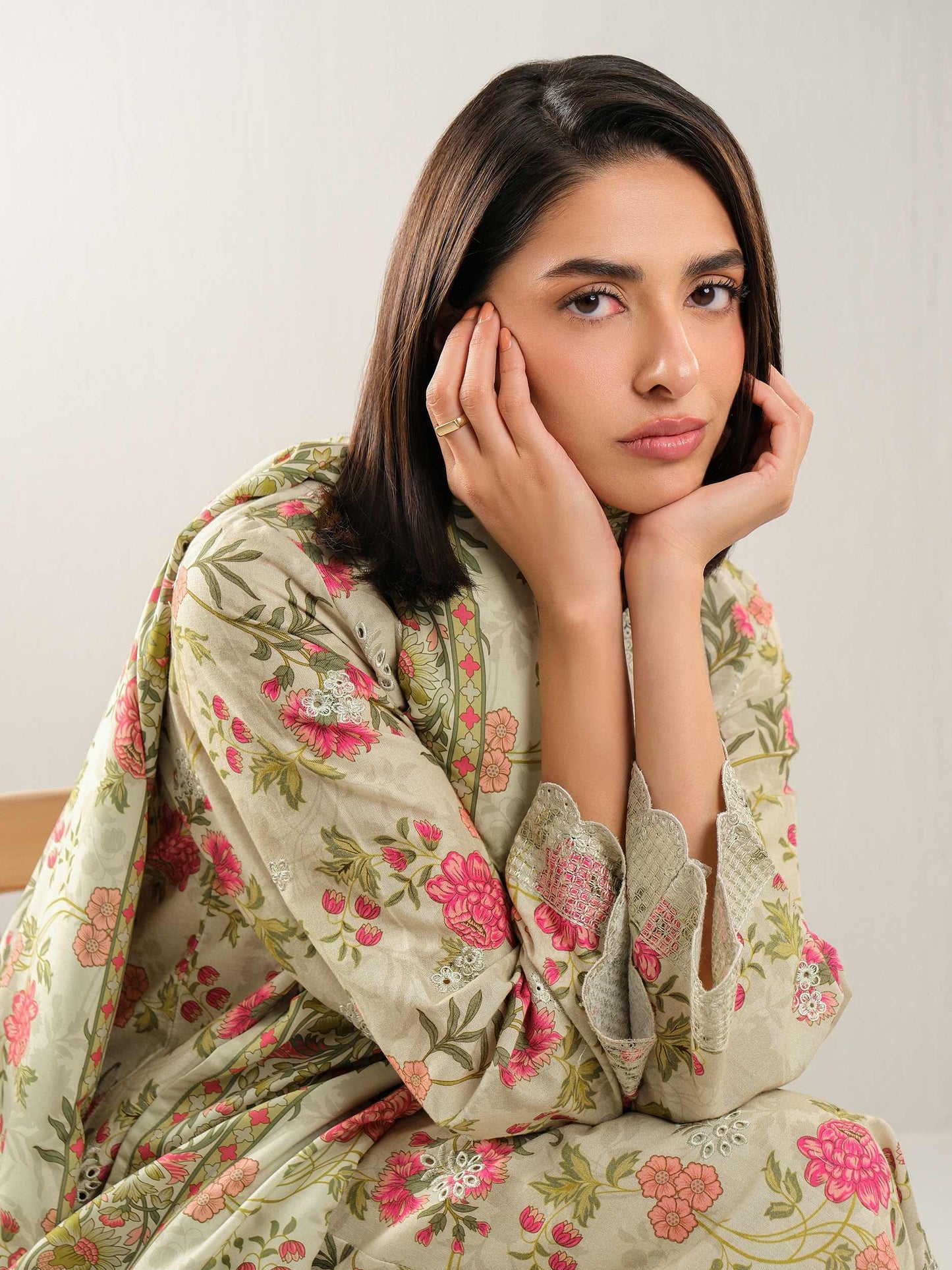 3 Piece Khaddar Suit-Embroidered (Unstitched)