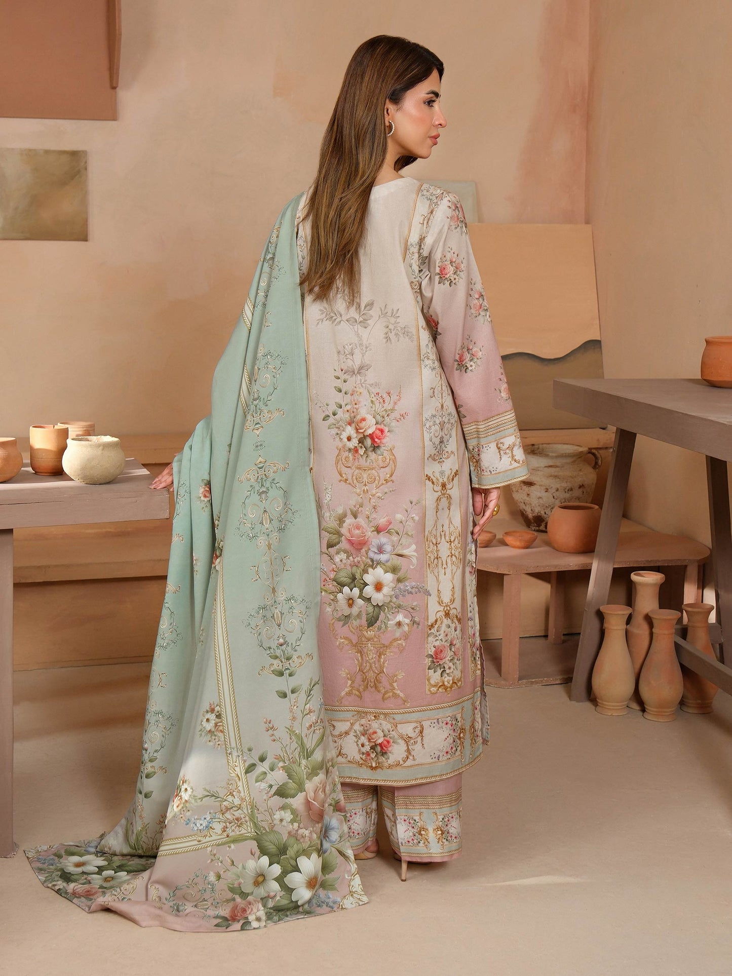 3 Piece Khaddar Suit-Embroidered (Unstitched)