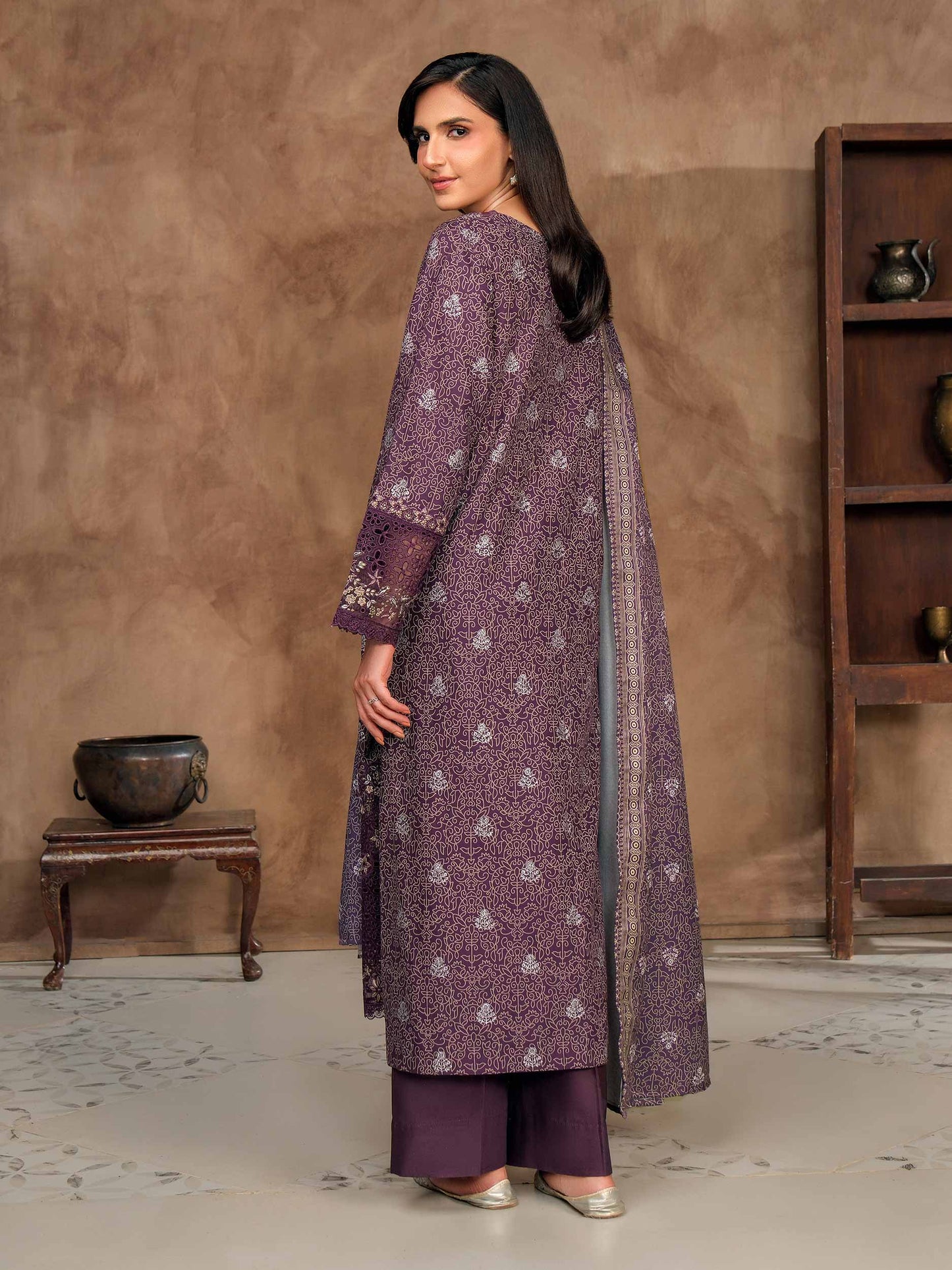 3 Piece Khaddar Suit-Embroidered (Unstitched)