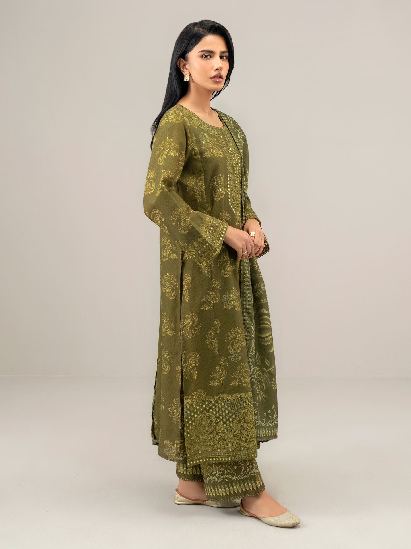 3 Piece Slub Khaddar Suit-Embroidered (Unstitched)