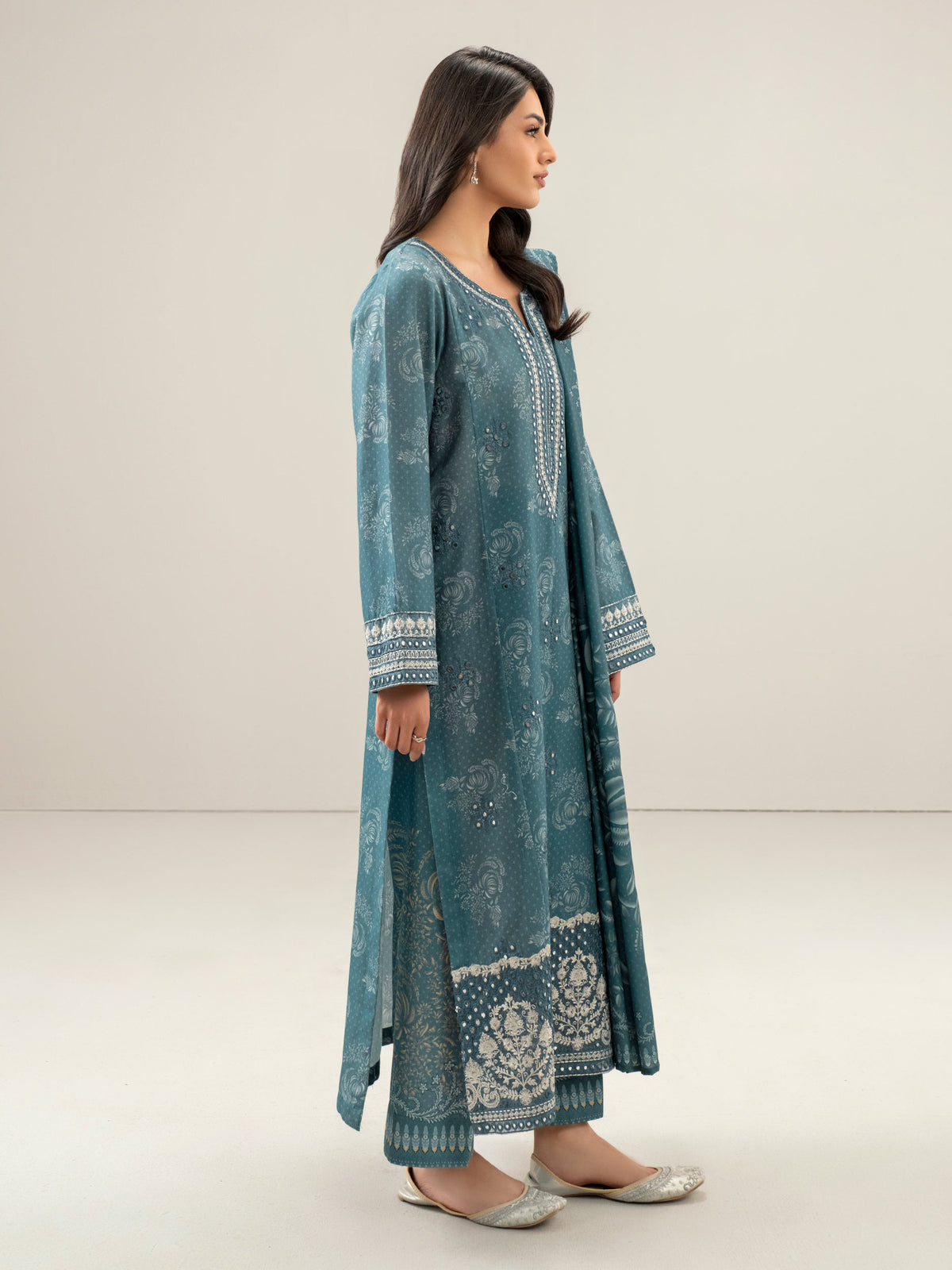 3 Piece Slub Khaddar Suit-Embroidered (Unstitched)