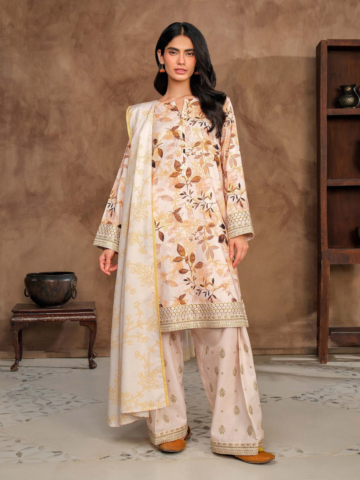 3 Piece Khaddar Suit-Embroidered (Unstitched)