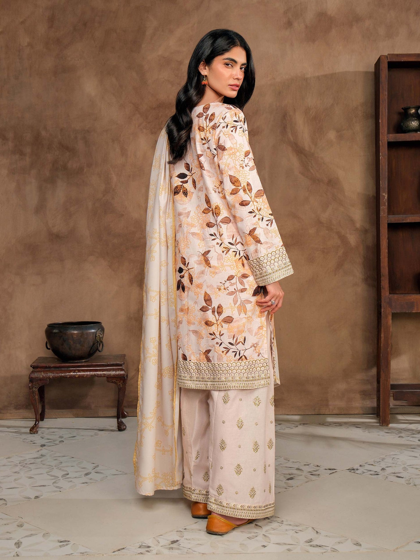 3 Piece Khaddar Suit-Embroidered (Unstitched)