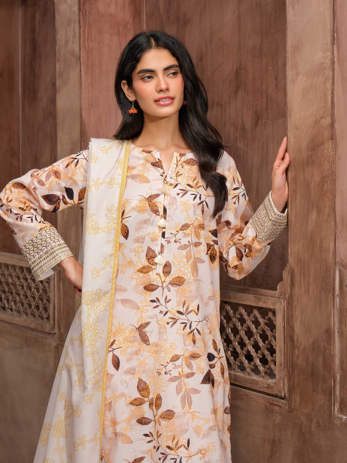 3 Piece Khaddar Suit-Embroidered (Unstitched)