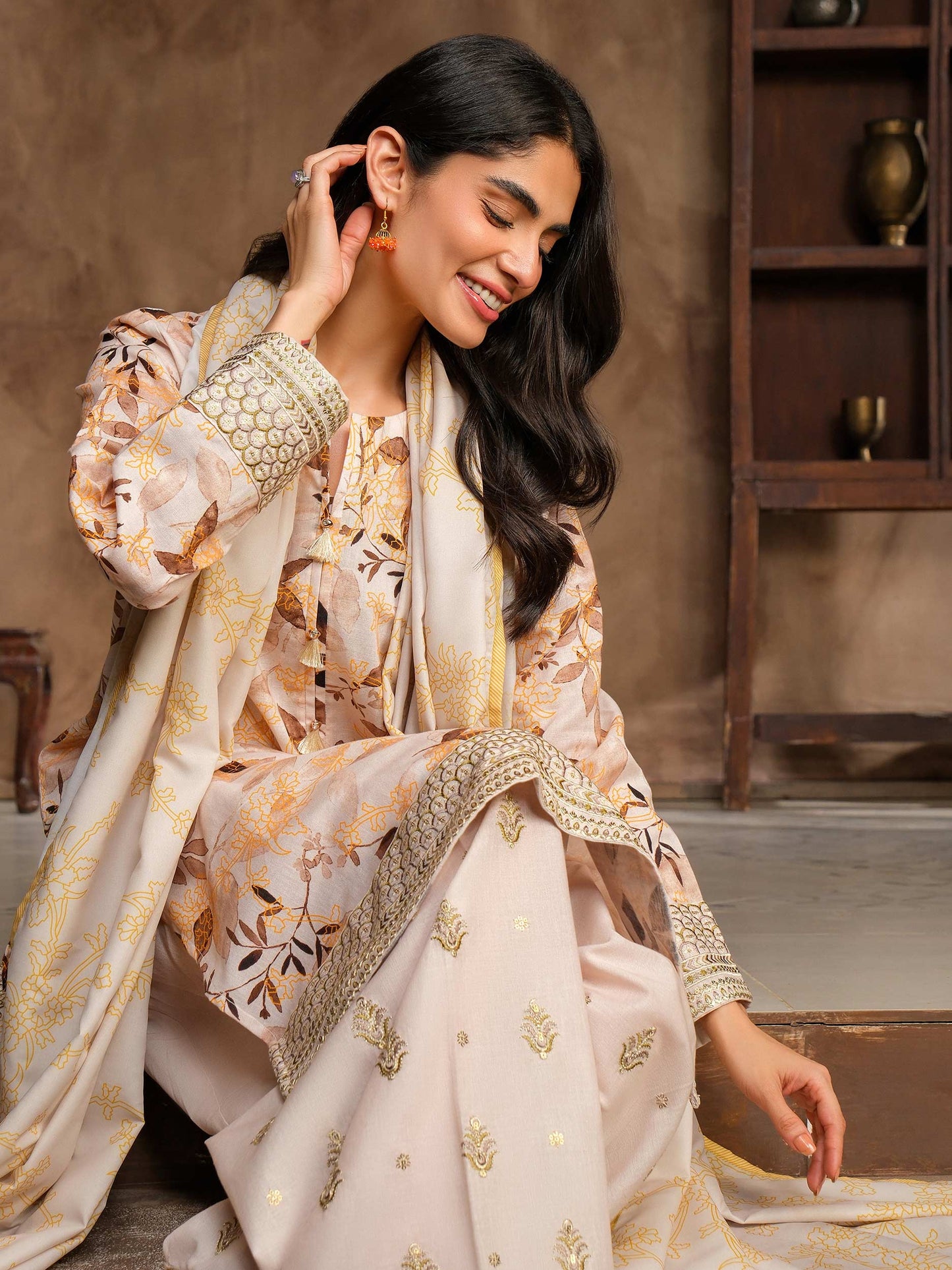 3 Piece Khaddar Suit-Embroidered (Unstitched)