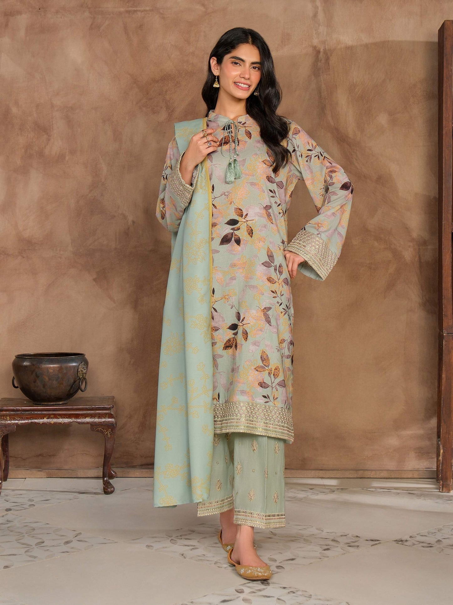3 Piece Khaddar Suit-Embroidered (Unstitched)
