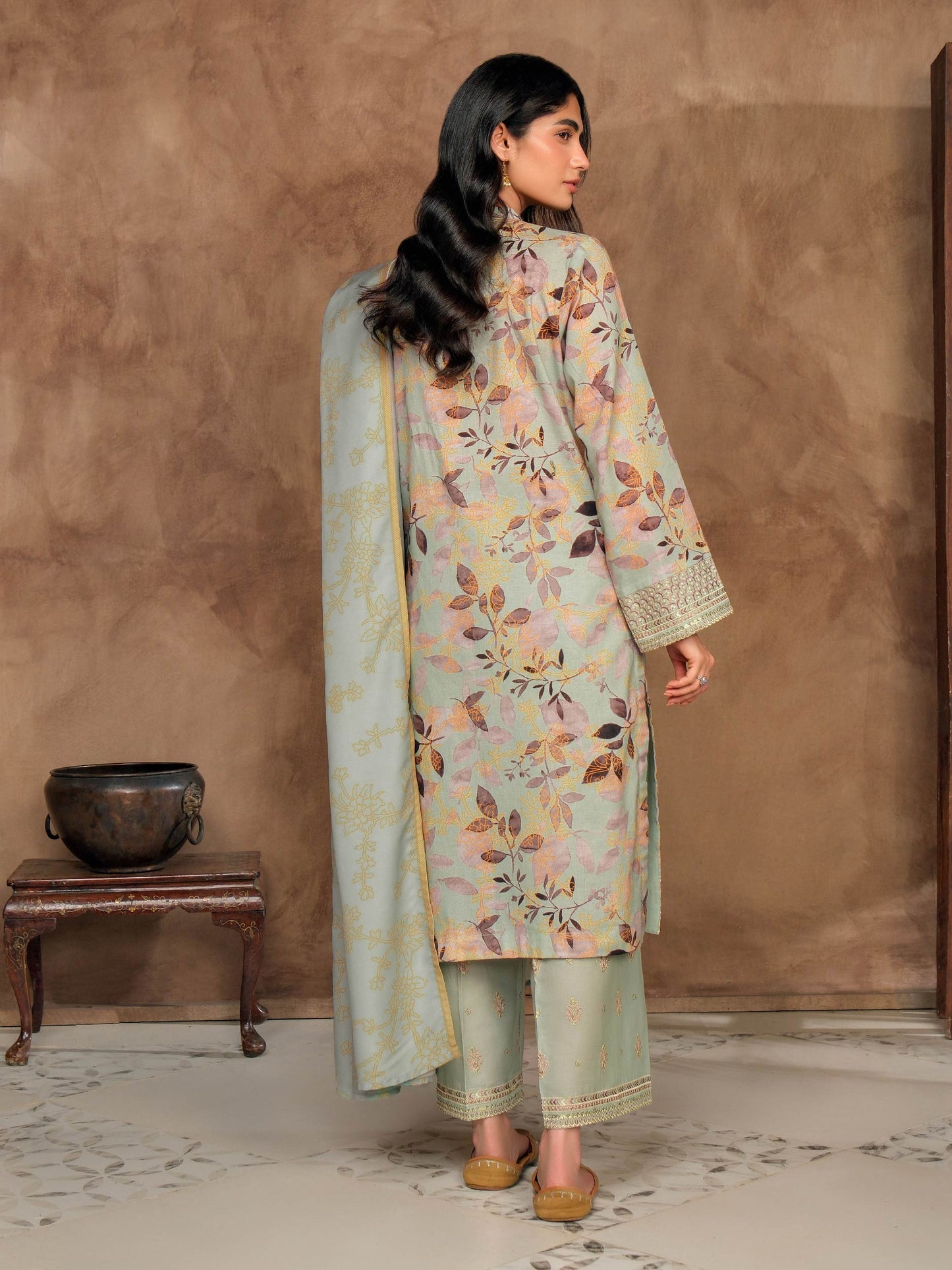 3 Piece Khaddar Suit-Embroidered (Unstitched)