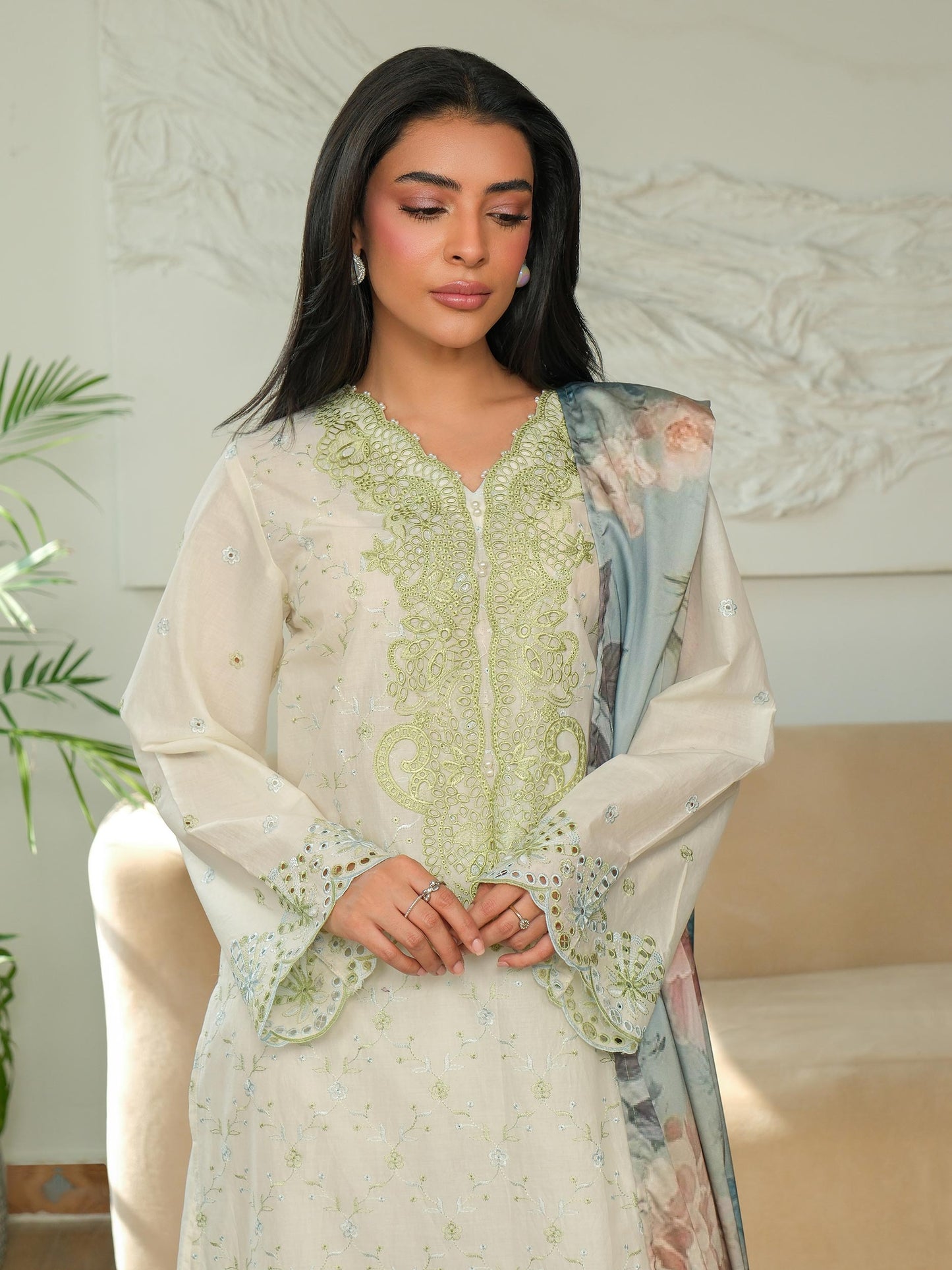 3 Piece Khaddar Suit-Embroidered (Unstitched)