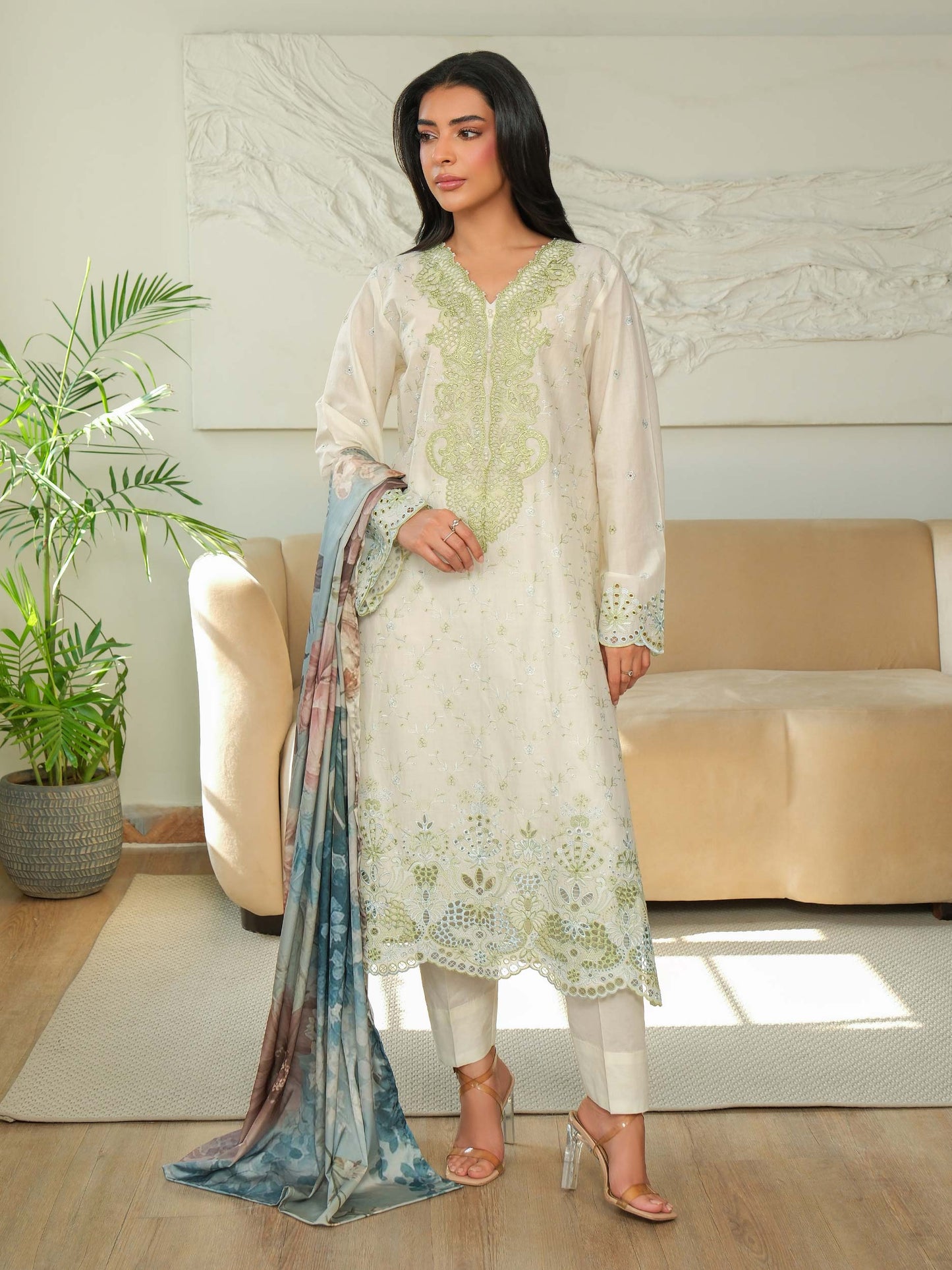 3 Piece Khaddar Suit-Embroidered (Unstitched)