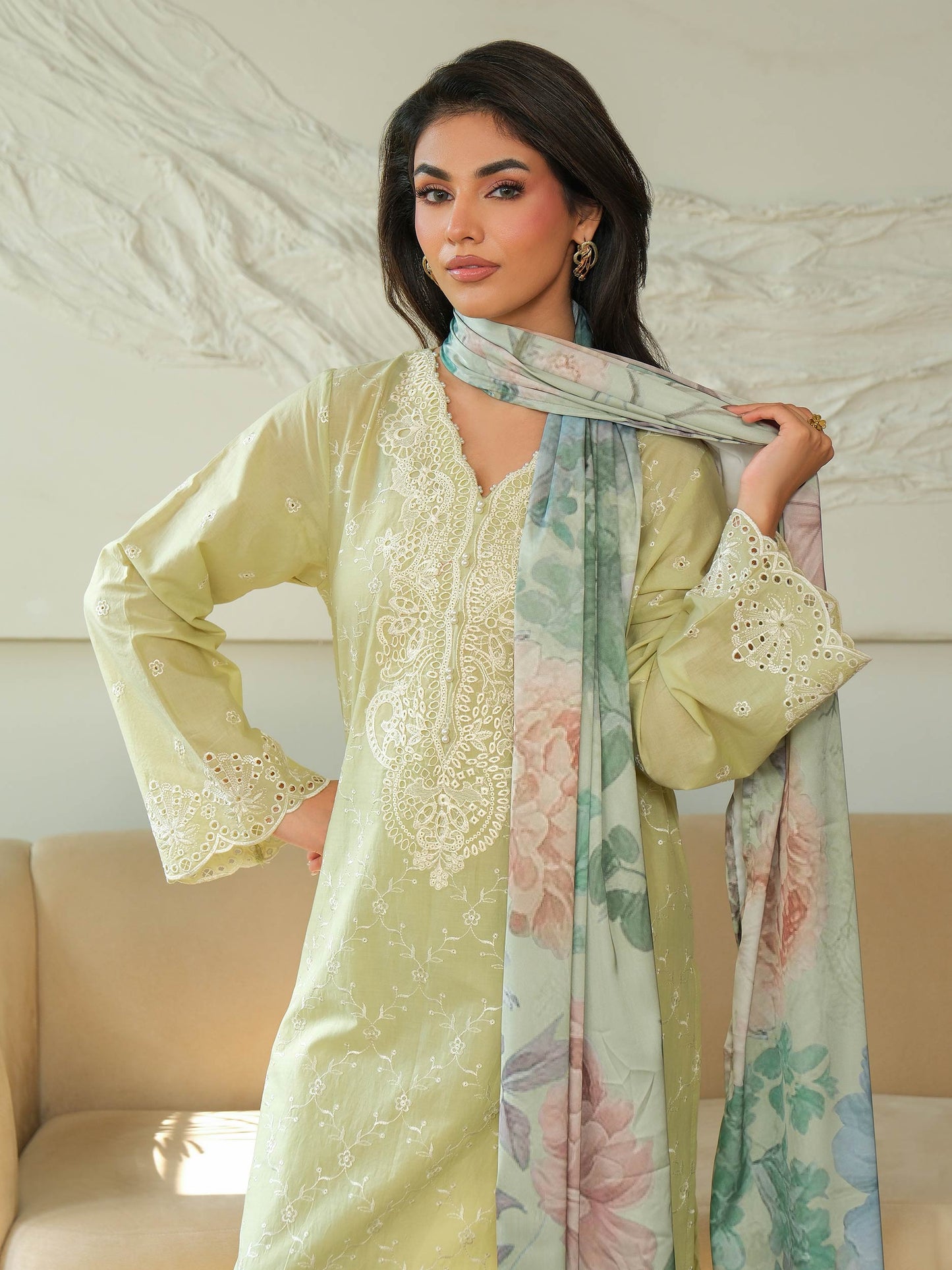 3 Piece Khaddar Suit-Embroidered (Unstitched)