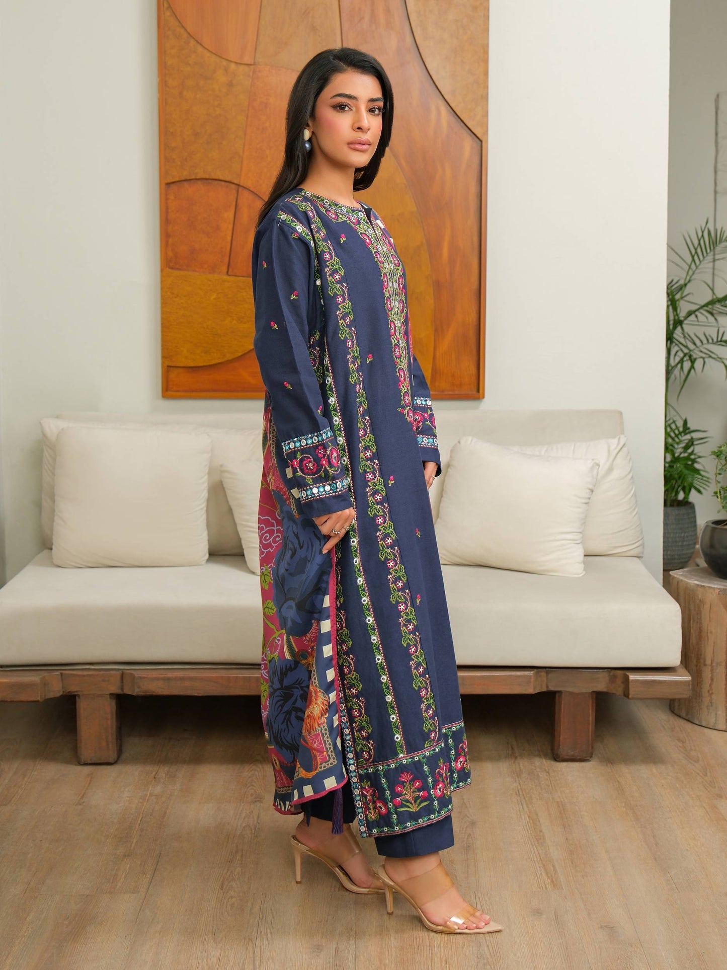 3 Piece Khaddar Suit-Embroidered (Unstitched)