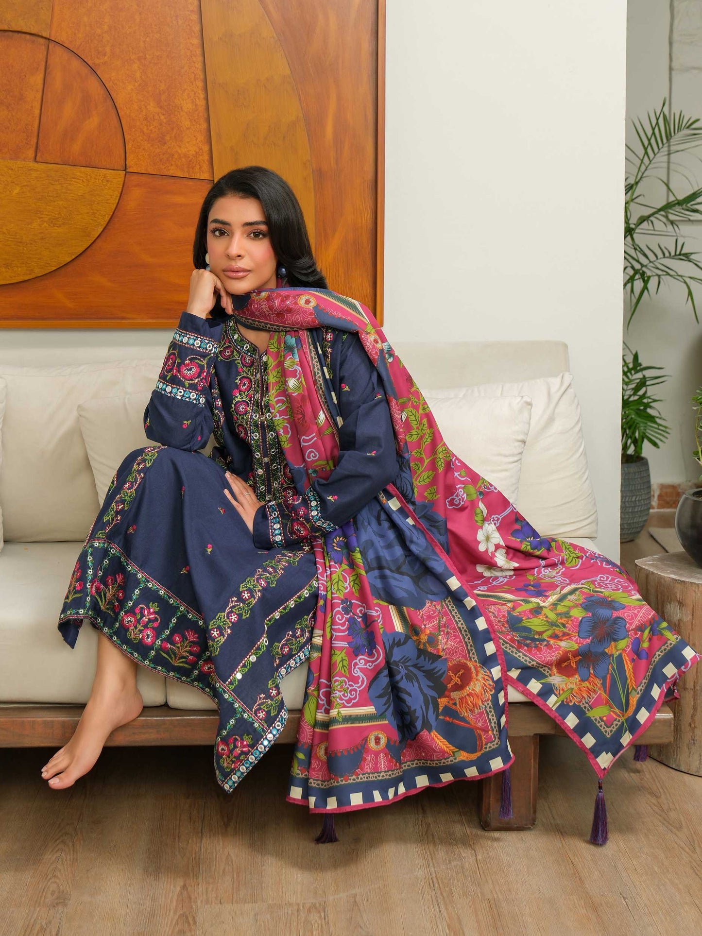 3 Piece Khaddar Suit-Embroidered (Unstitched)