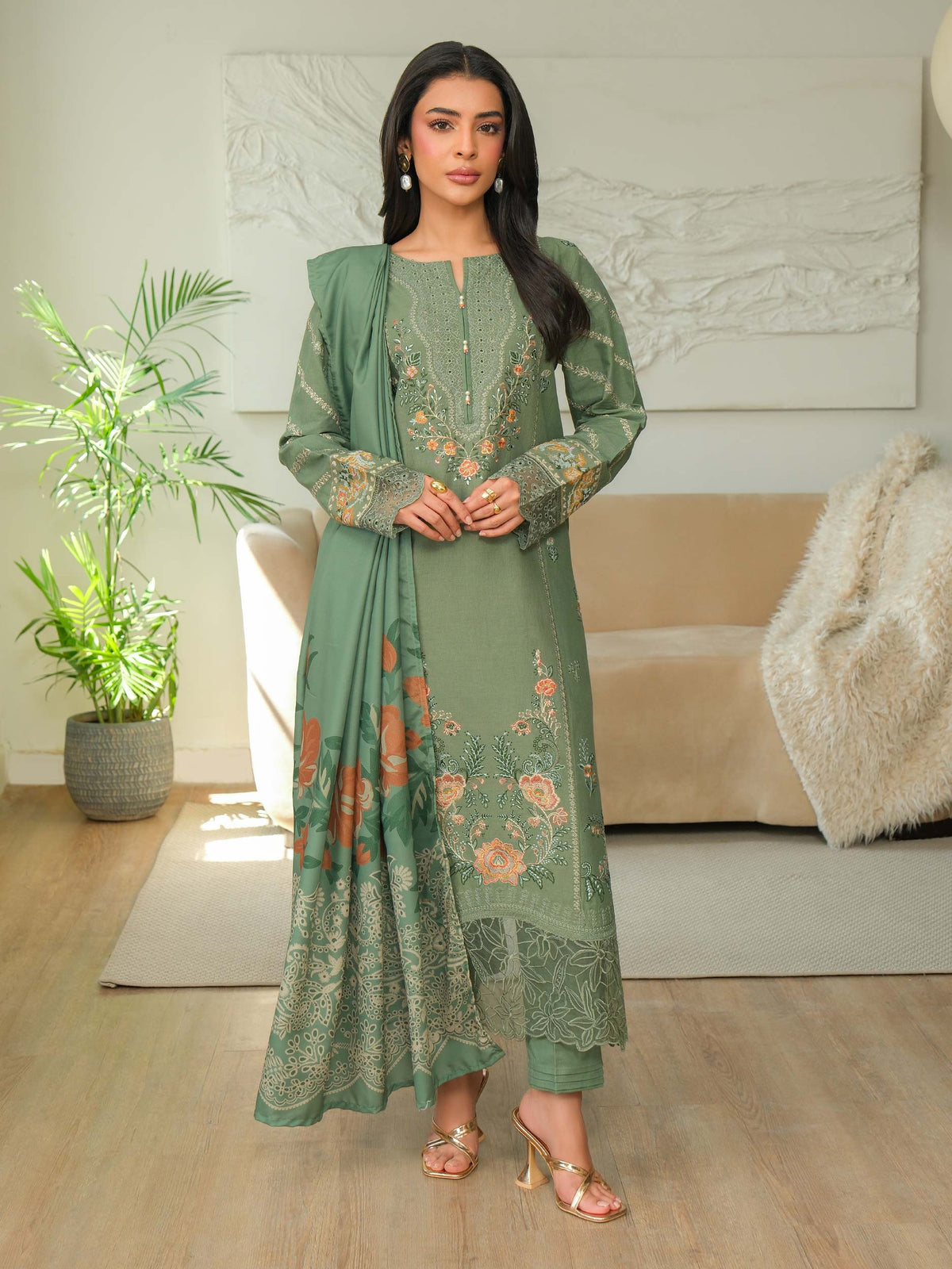3 Piece Khaddar Suit-Embroidered (Unstitched)