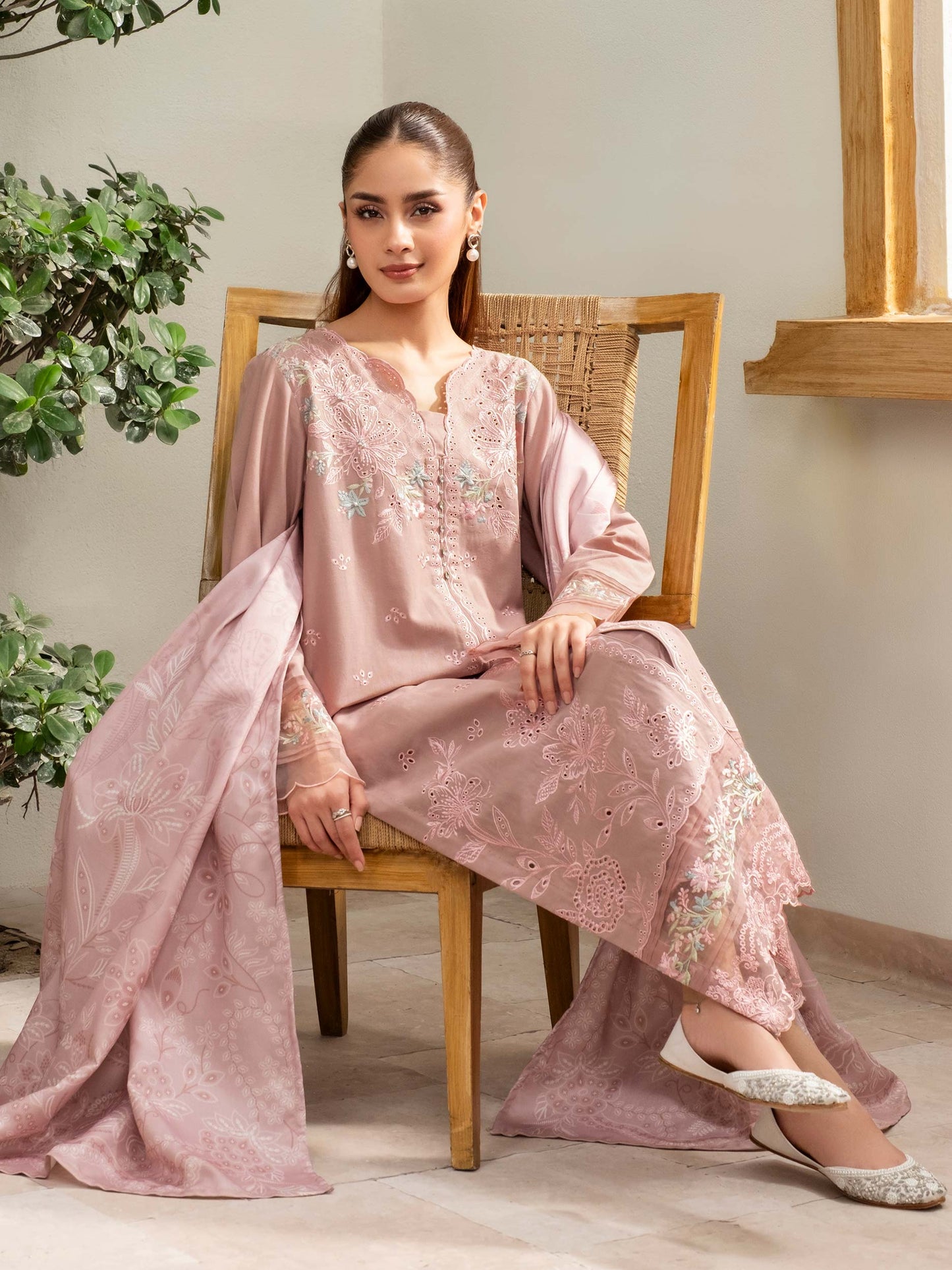 3 Piece Khaddar Suit-Embroidered (Unstitched)
