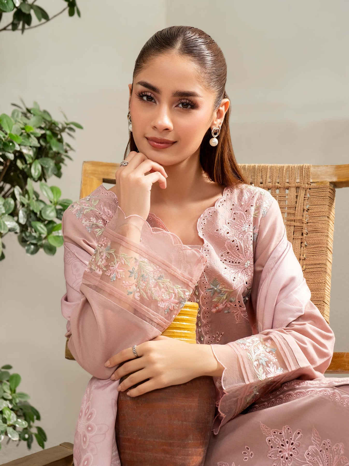 3 Piece Khaddar Suit-Embroidered (Unstitched)