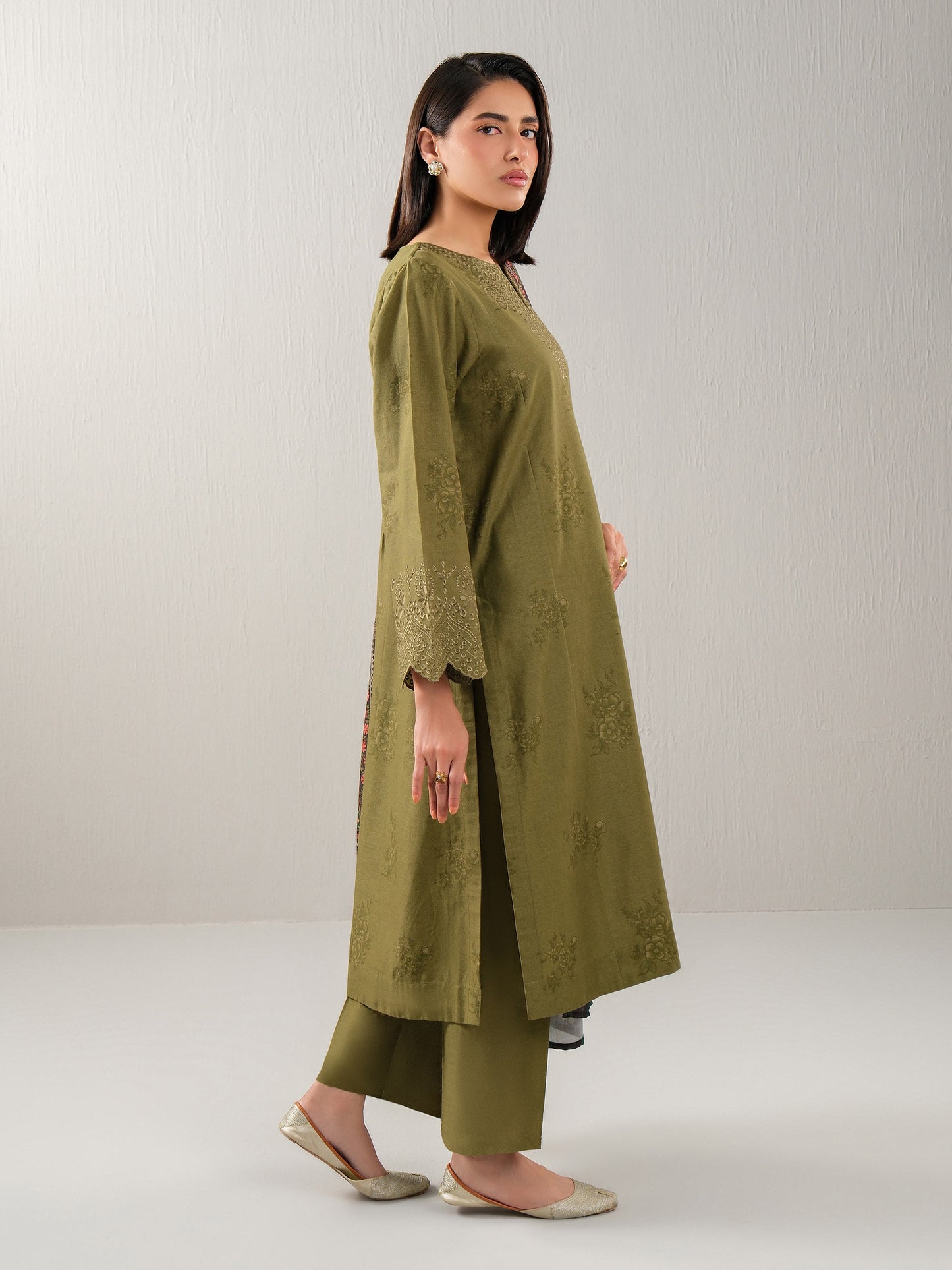 3 Piece Khaddar Suit-Embroidered (Unstitched)