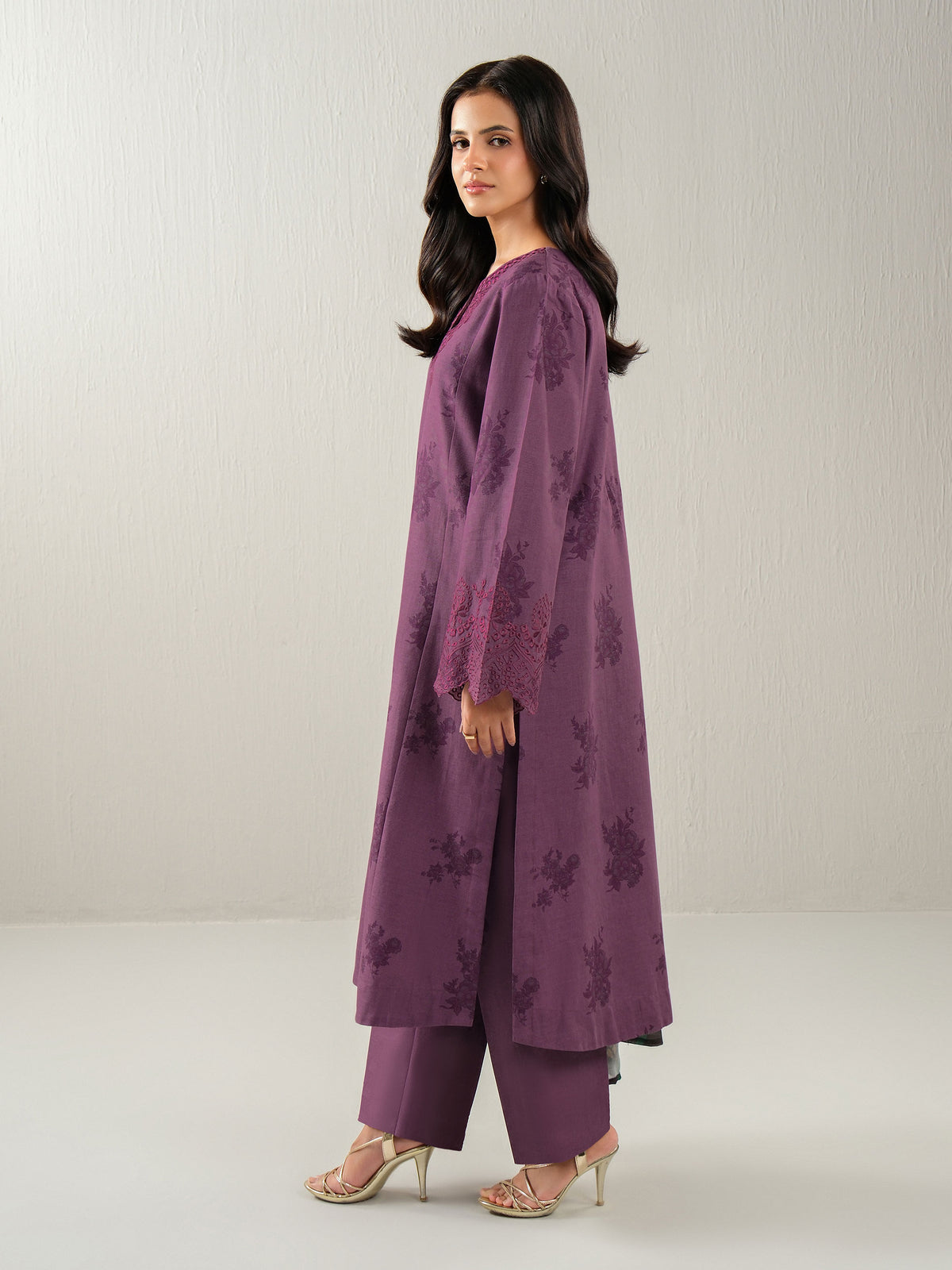 3 Piece Khaddar Suit-Embroidered (Unstitched)