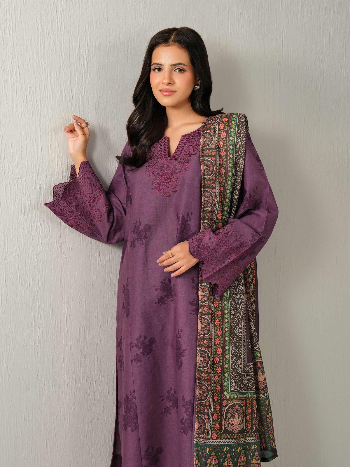 3 Piece Khaddar Suit-Embroidered (Unstitched)