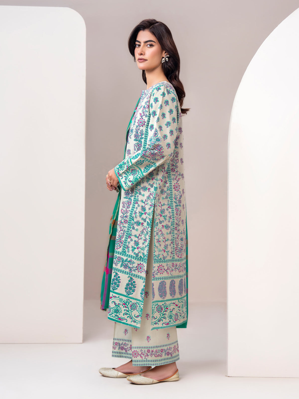 3 Piece Khaddar Suit-Printed (Unstitched)