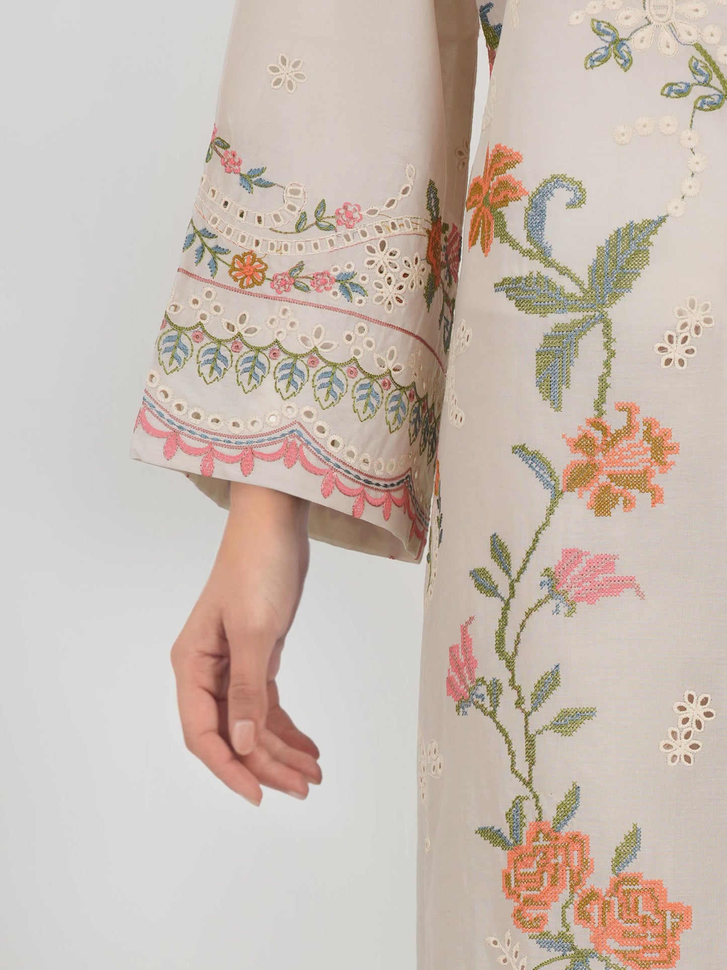 3 Piece Lawn Suit- Embroidered (Unstitched)
